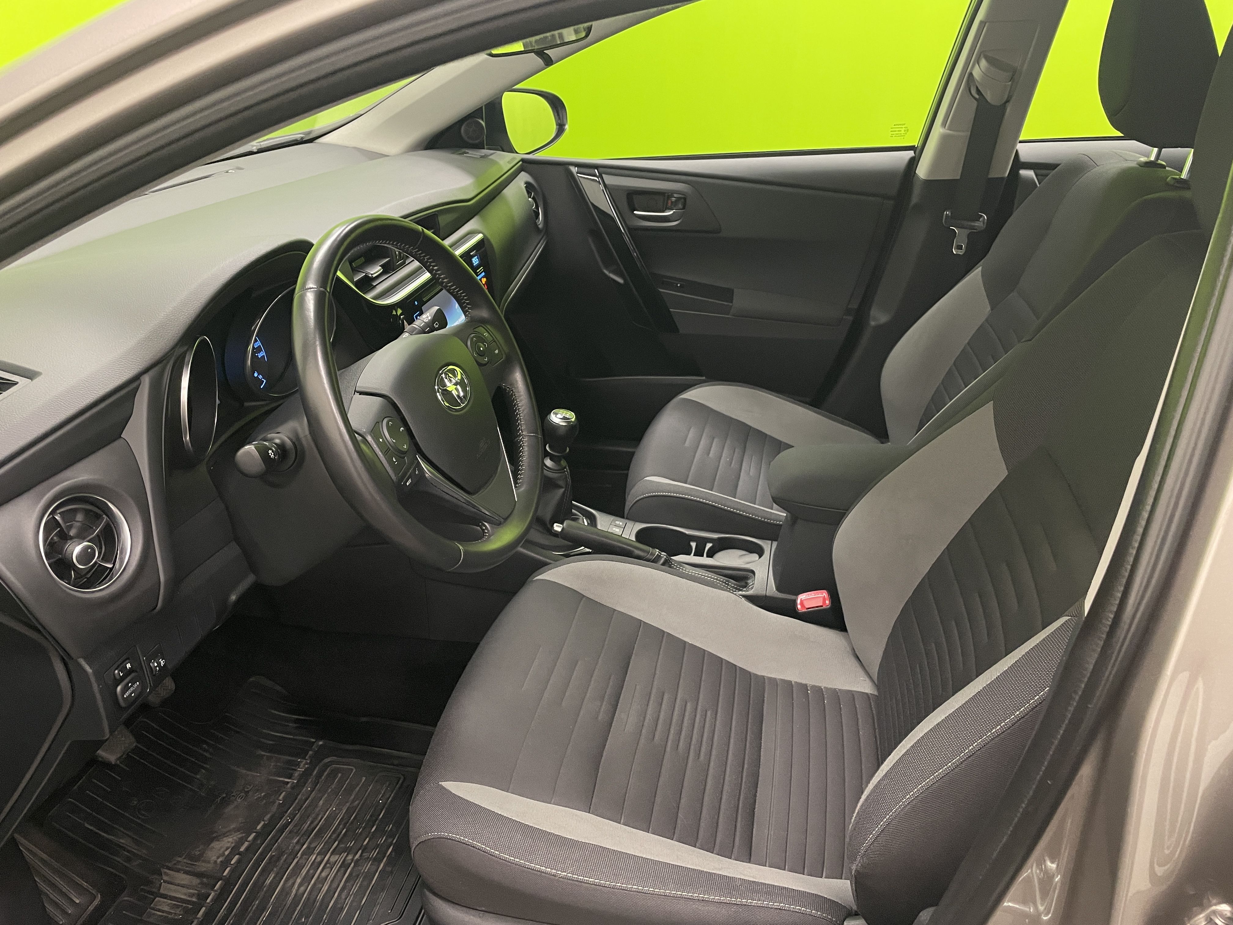 Toyota Auris 1.2 T Comfort 2016, bild 5/20