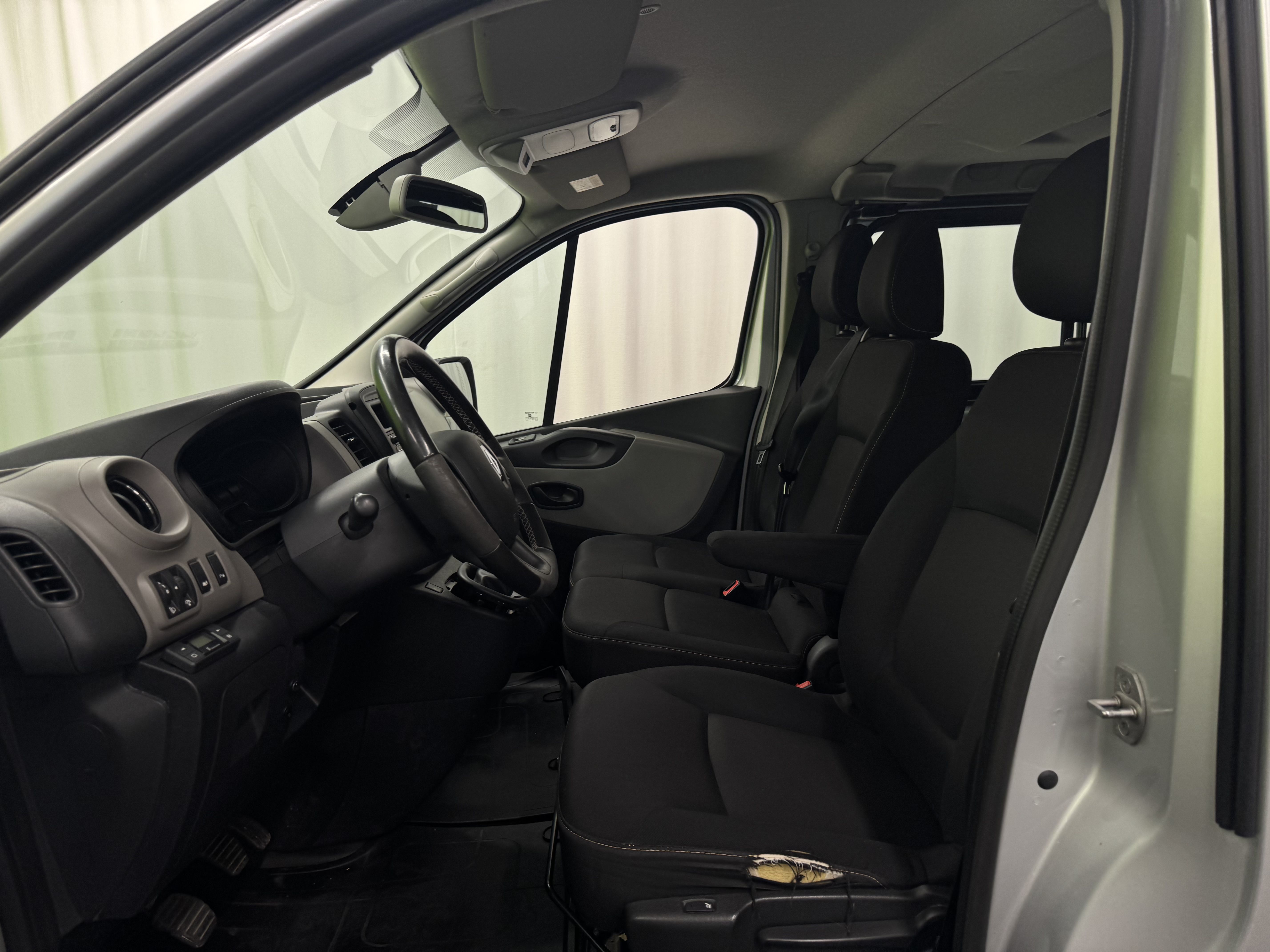 Renault Trafic Passenger 2015, bild 7/23