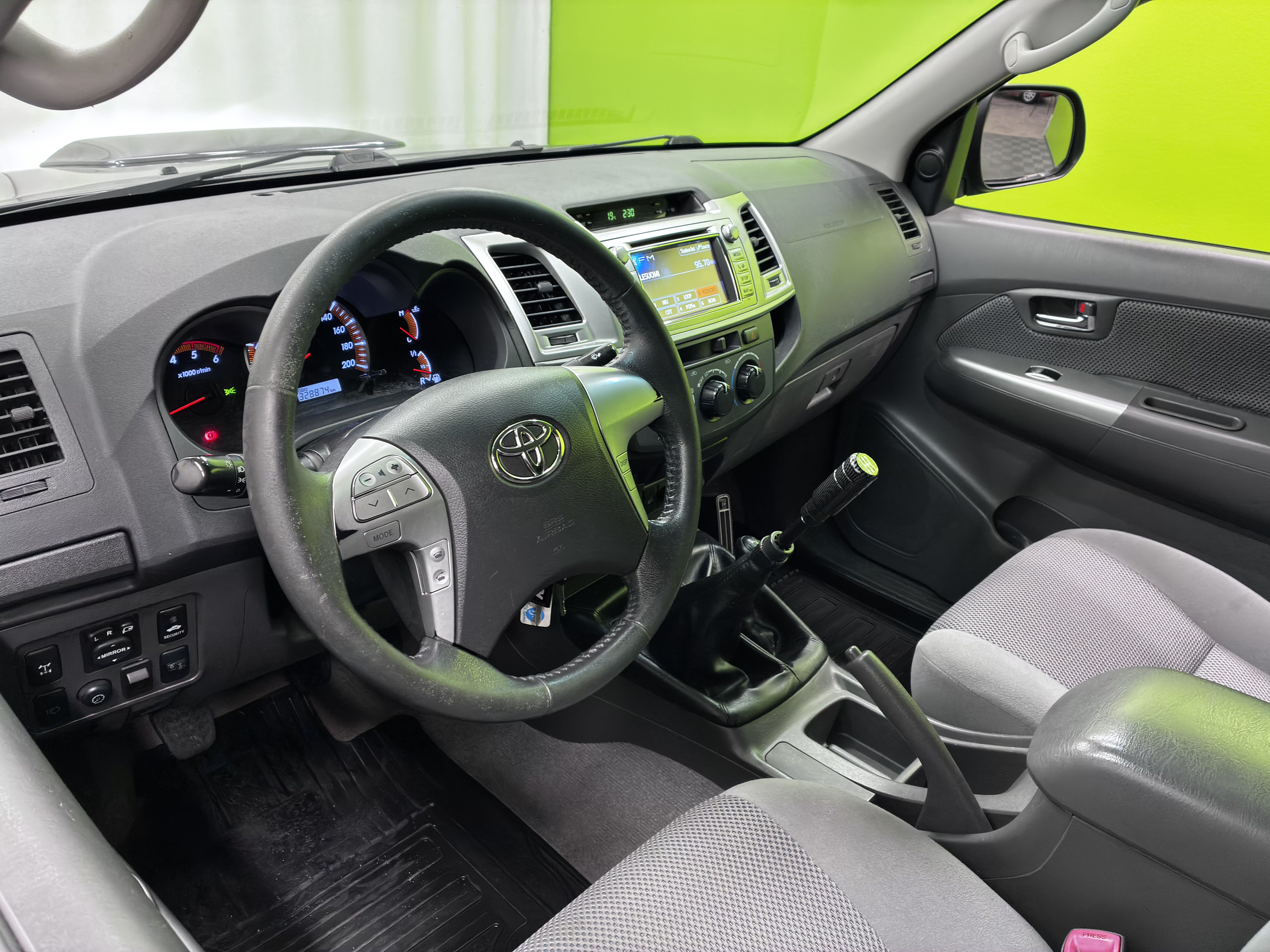 Toyota Hilux 2012, bild 6/17