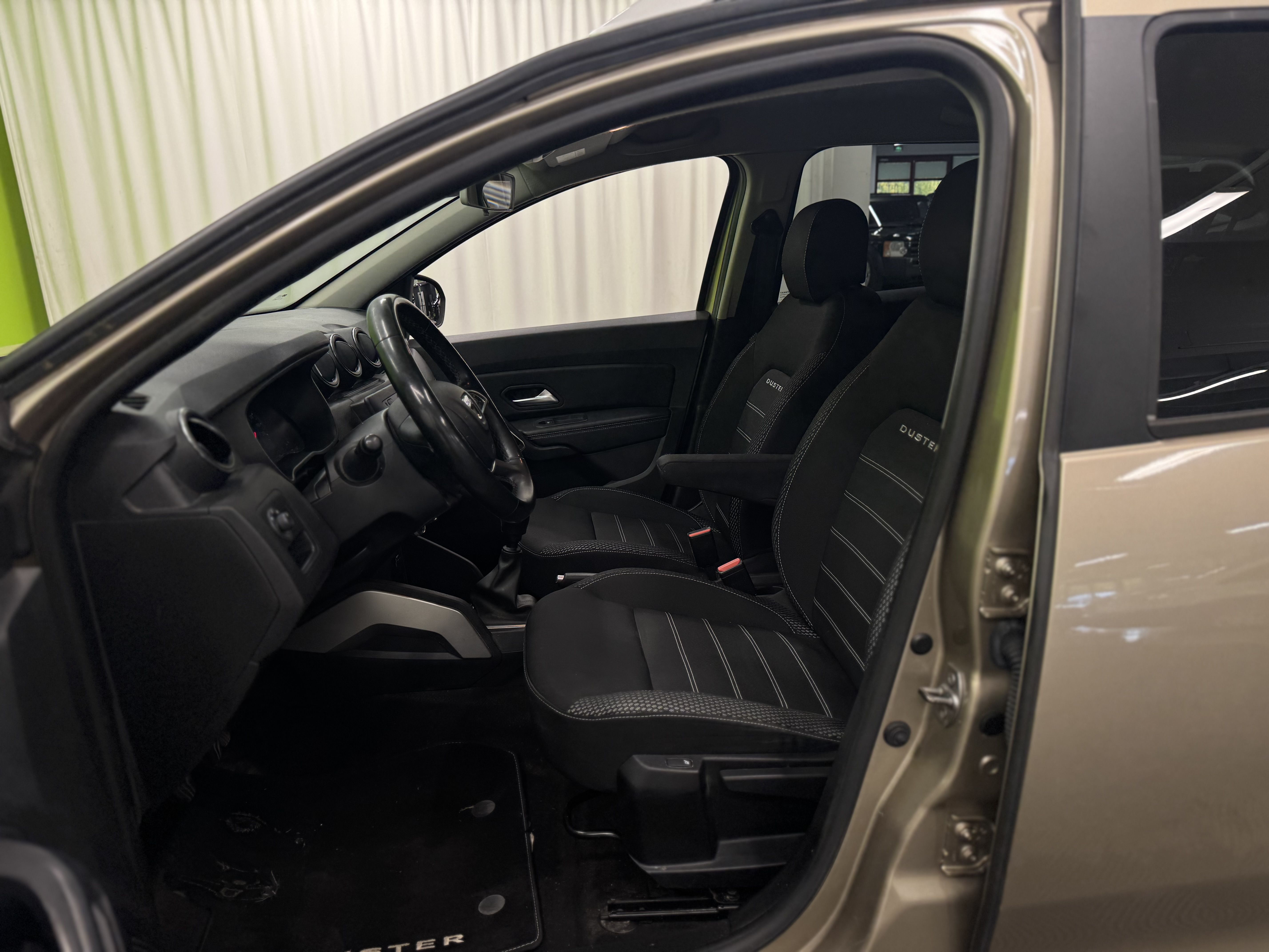 Dacia Duster dCi 110 4x4 Prestige 2018, photo 6/21