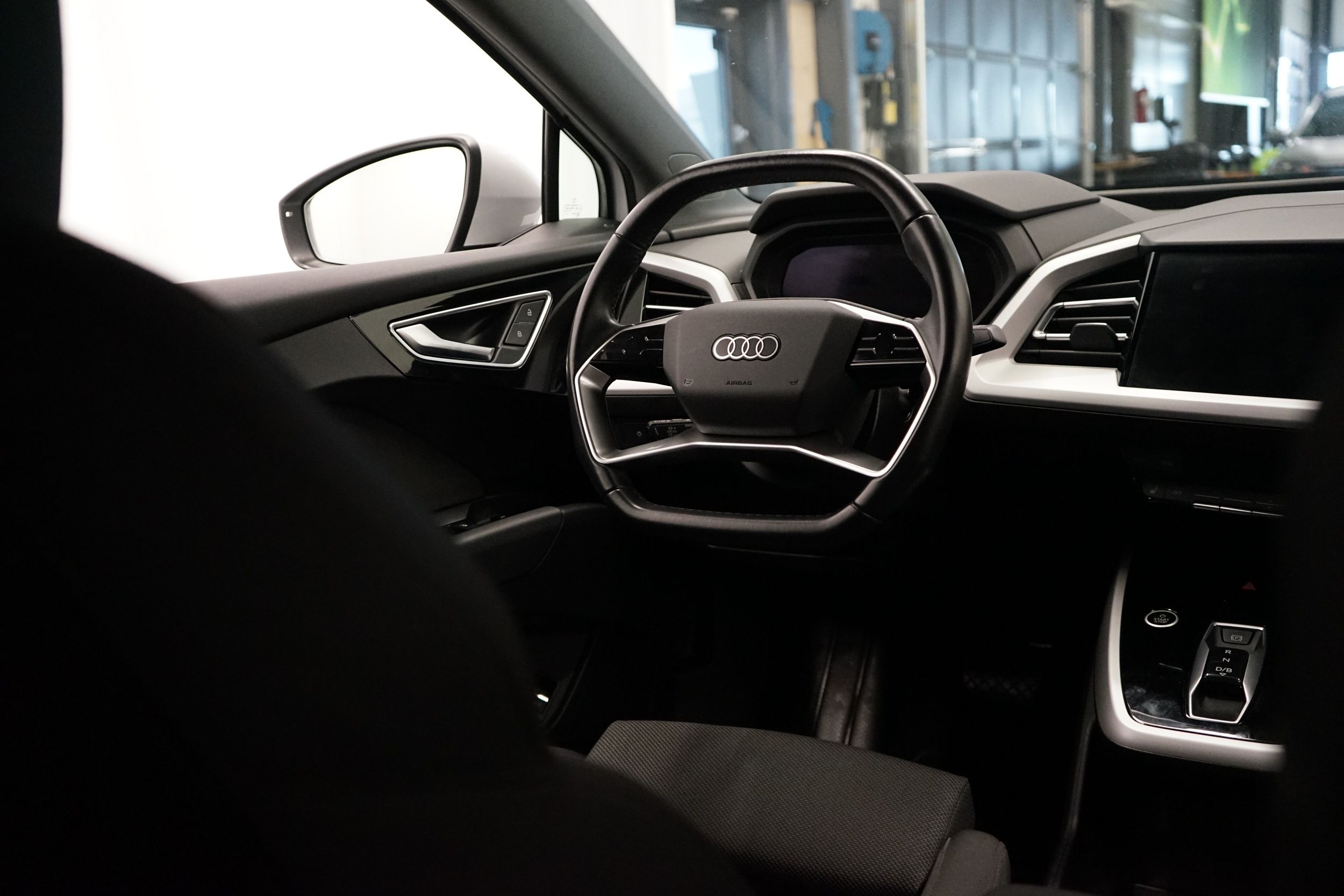 Audi Q4 e-tron 45 e-tron quattro 2023, bild 6/30