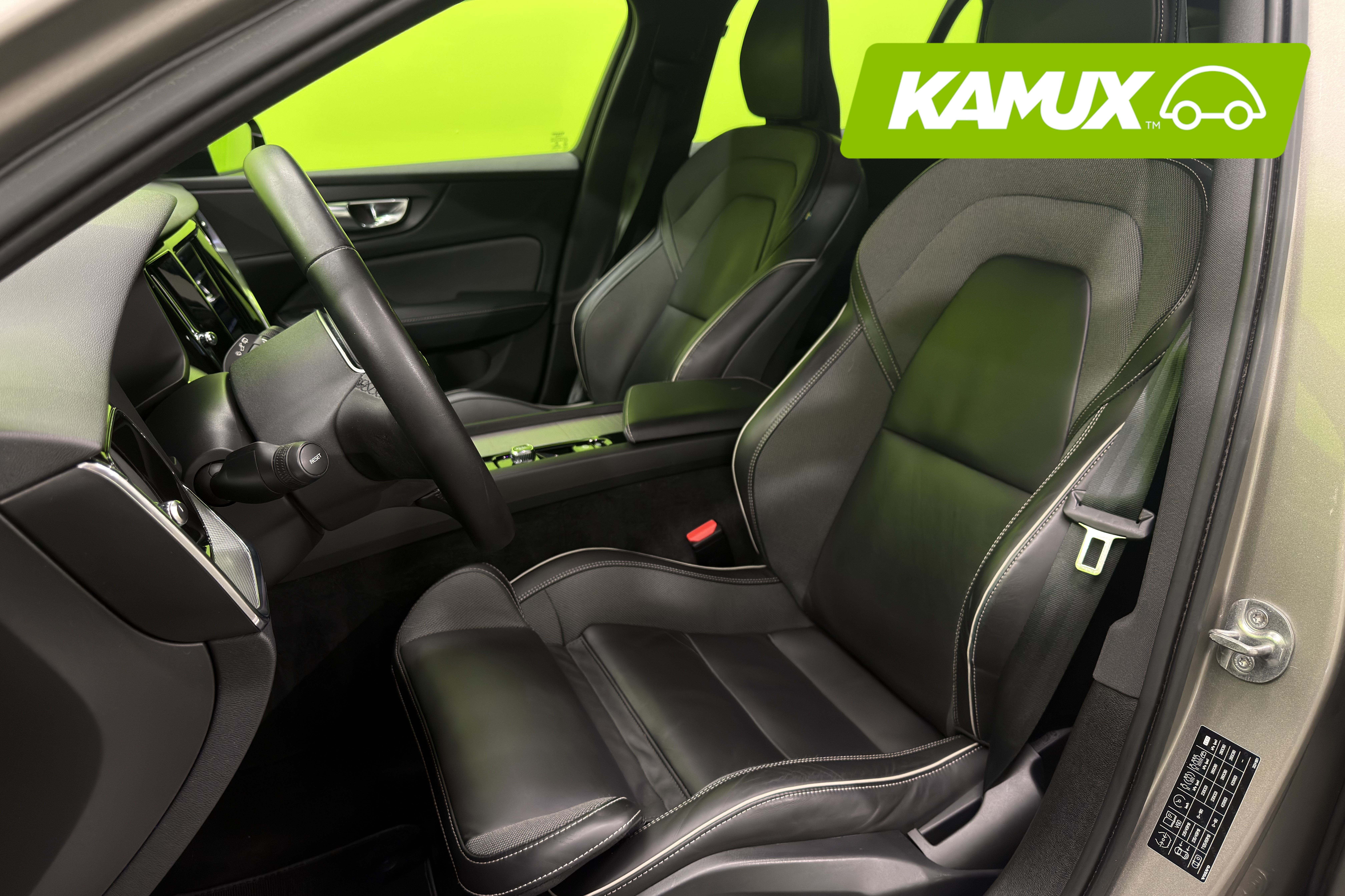 Volvo V60 B3 MHEV Business R-Design aut 2022, bild 6/27
