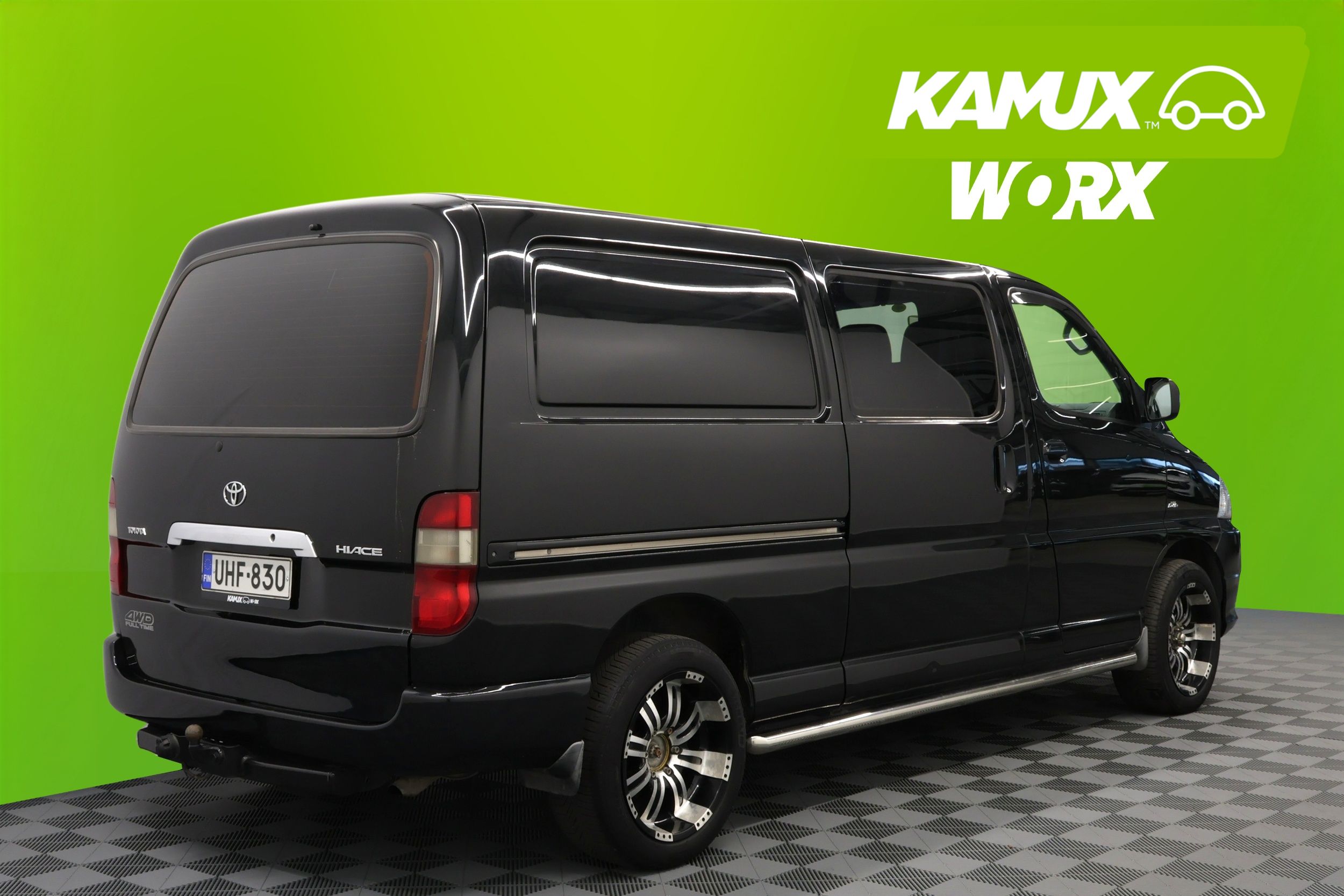 Toyota Hiace 2,5 D-4D 117 5ov 4WD pitkä 2010, bild 2/18