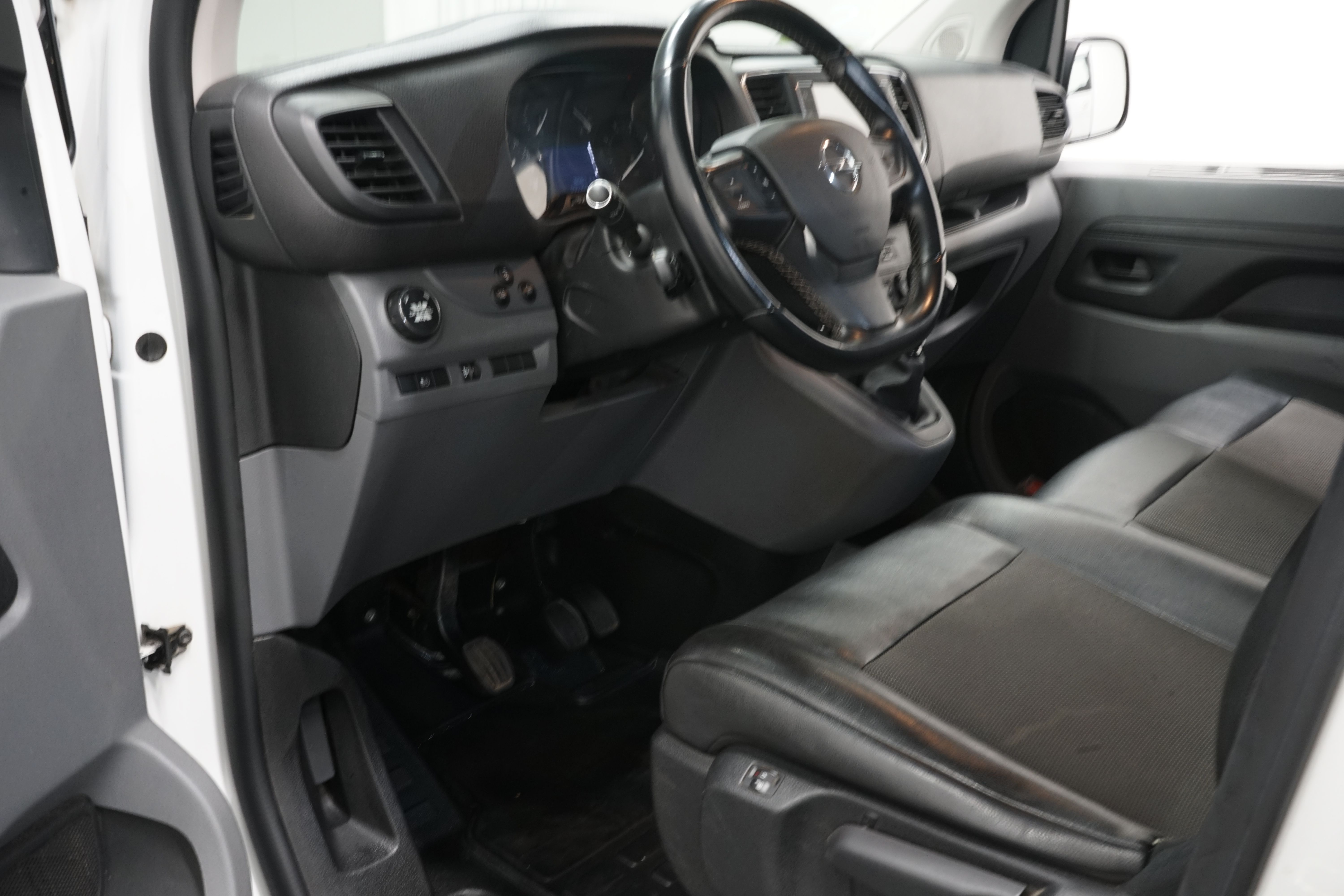 Opel Vivaro 2021, bild 6/15