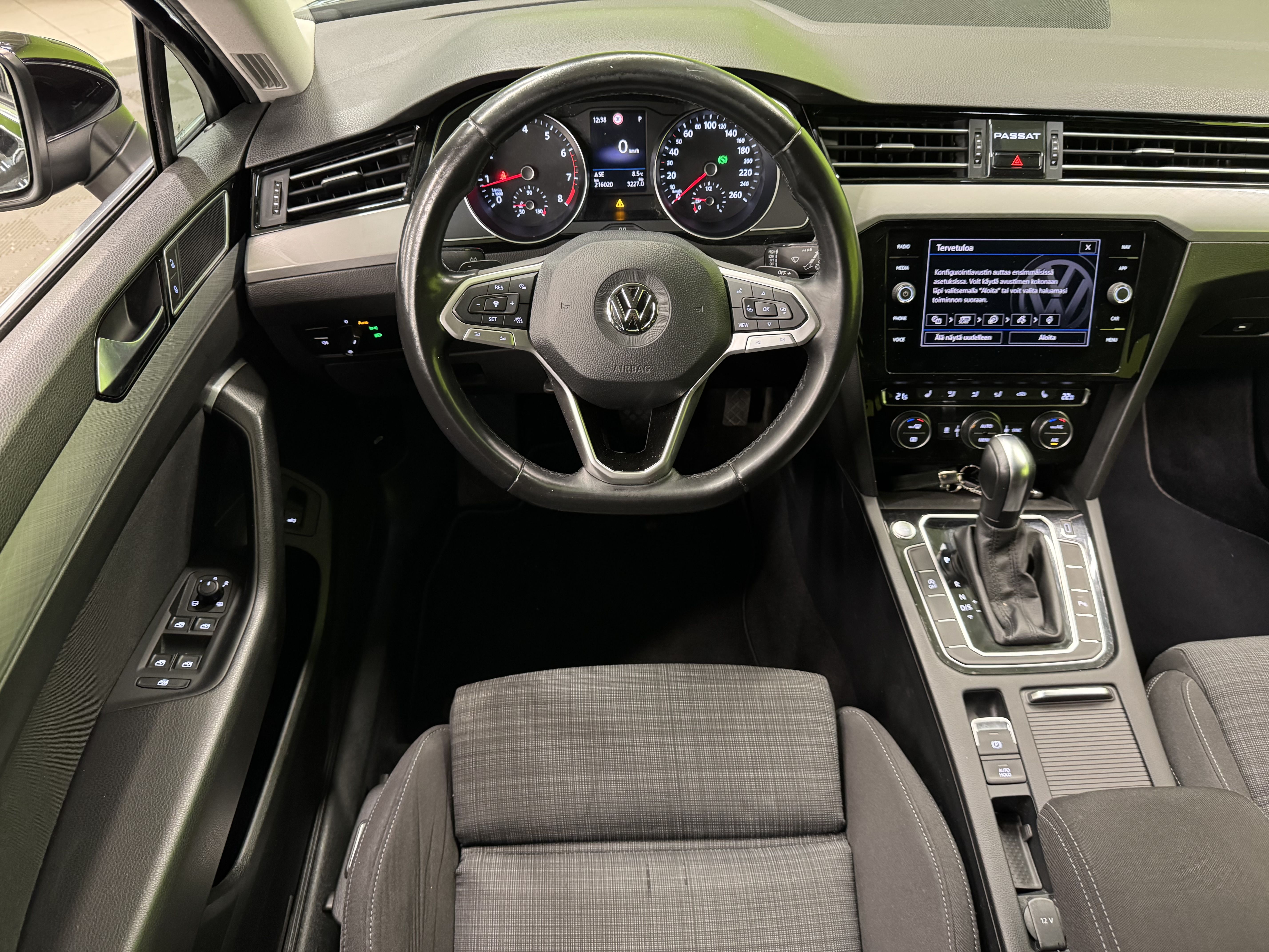Volkswagen Passat 2020, bild 7/24