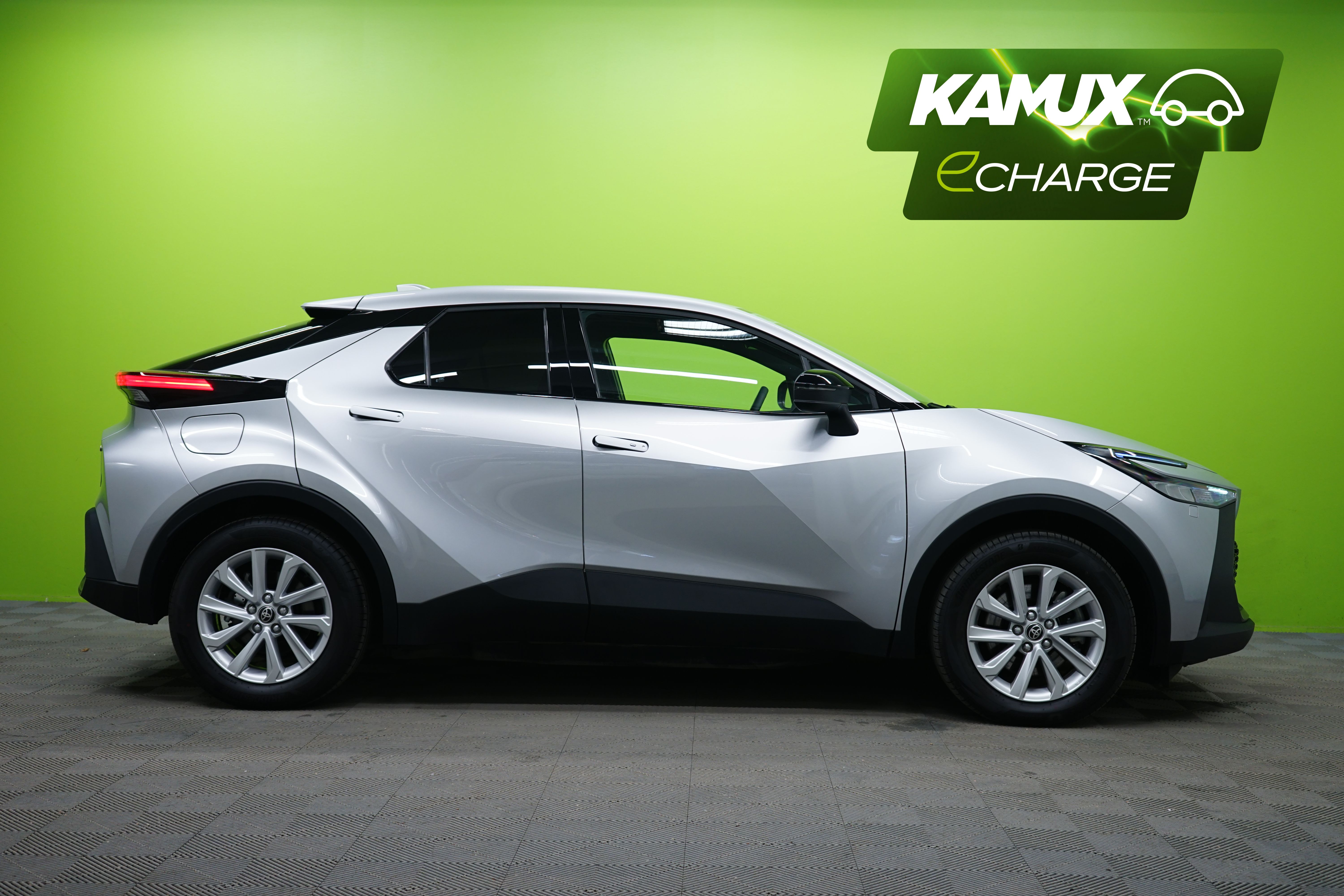 Toyota C-HR 2,0 Plug-in Hybrid Intense 2025, bild 2/25
