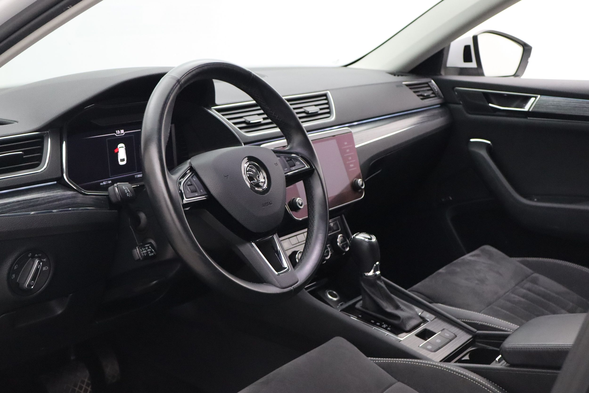 Skoda Superb 2020, bild 7/35