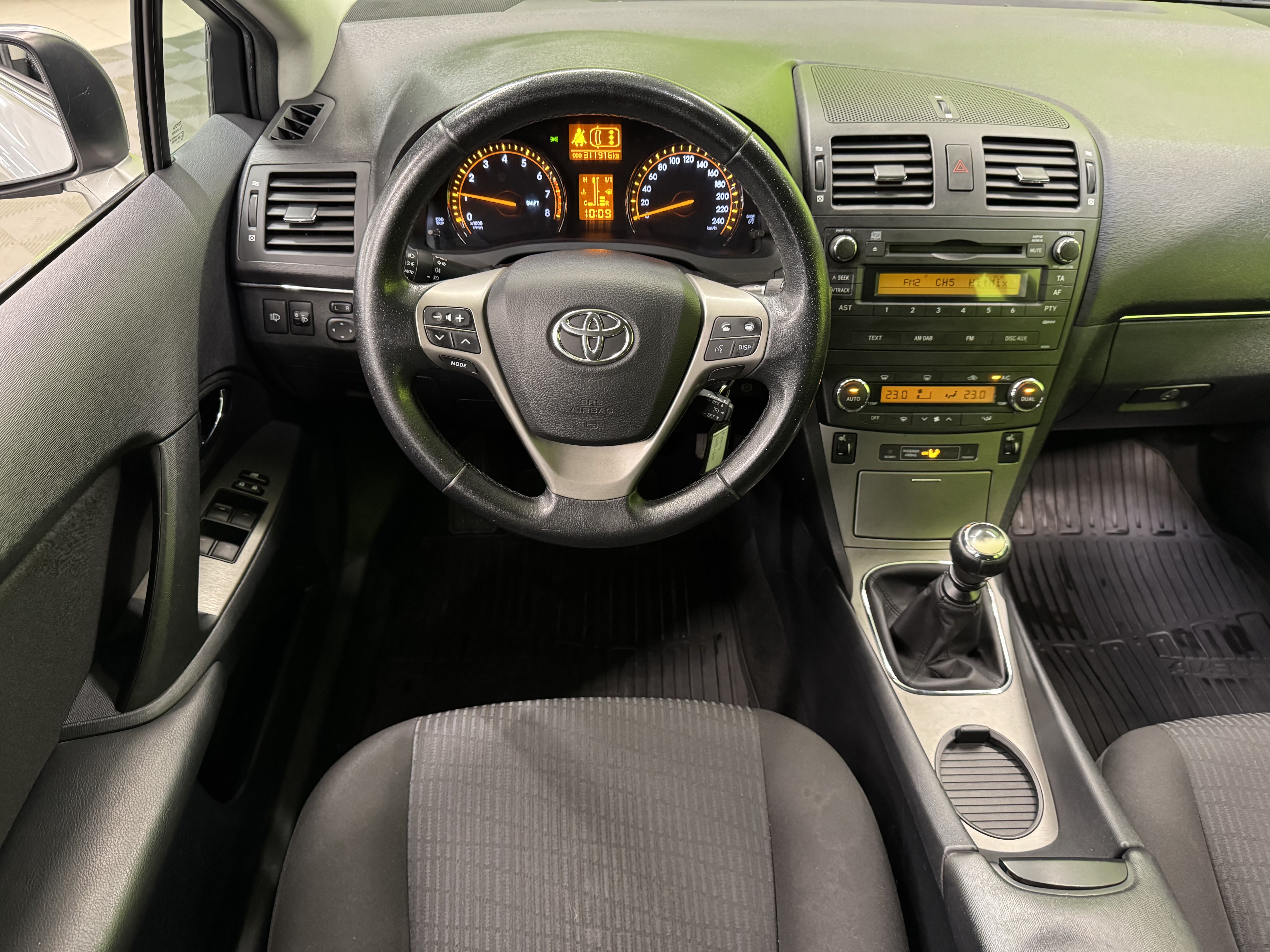 Toyota Avensis 2009, bild 7/21