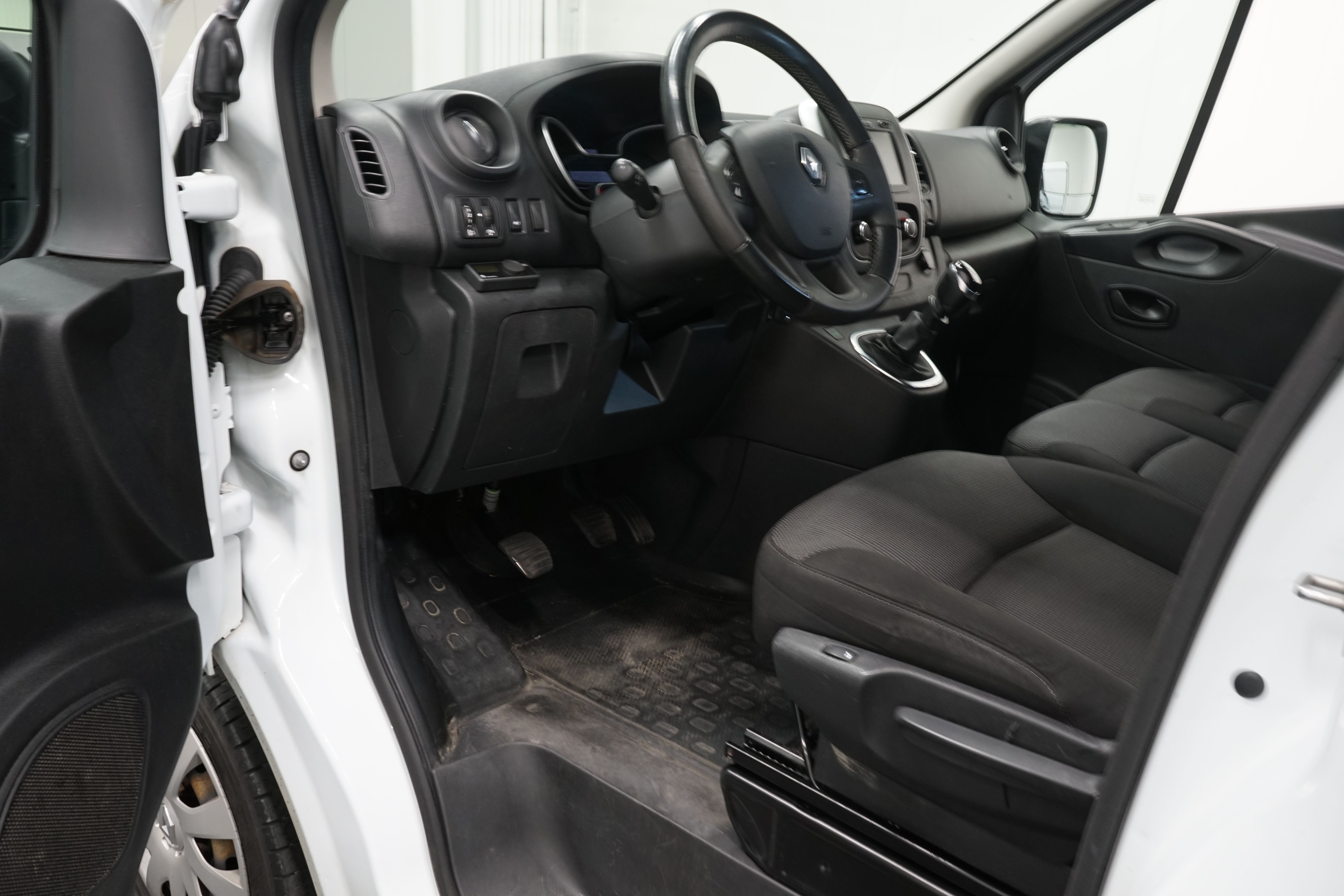 Renault Trafic 2021, bild 6/15