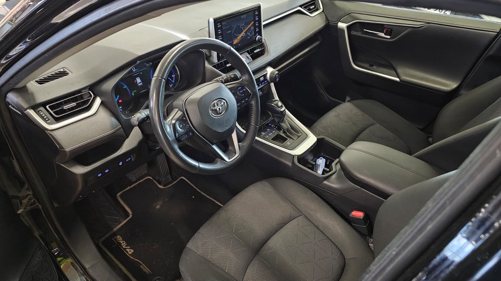 Toyota RAV4 2.5 VVT-i Hybrid 2022, bild 5/13
