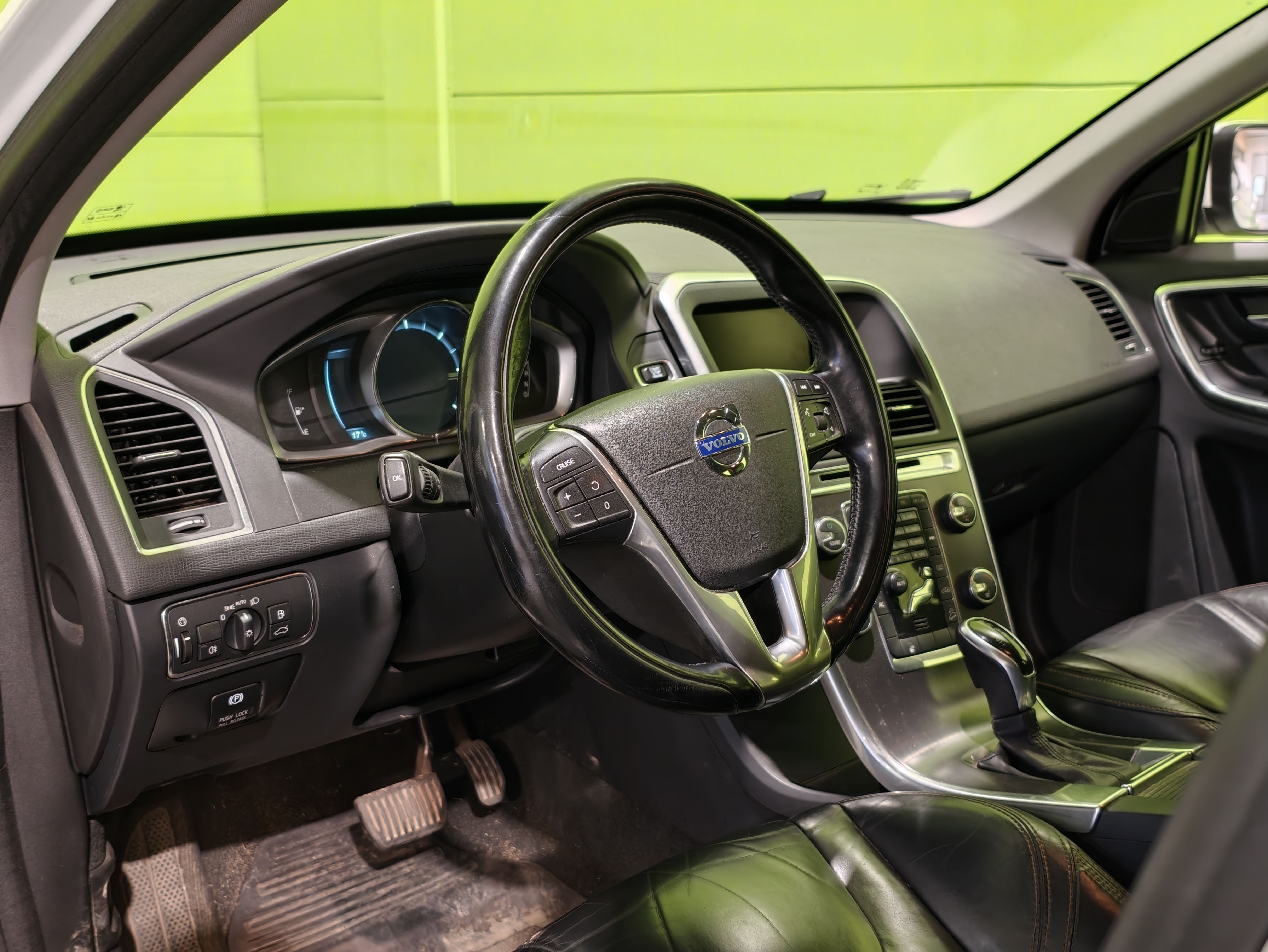 Volvo XC60 D4 AWD Summum aut 2014, bild 4/6