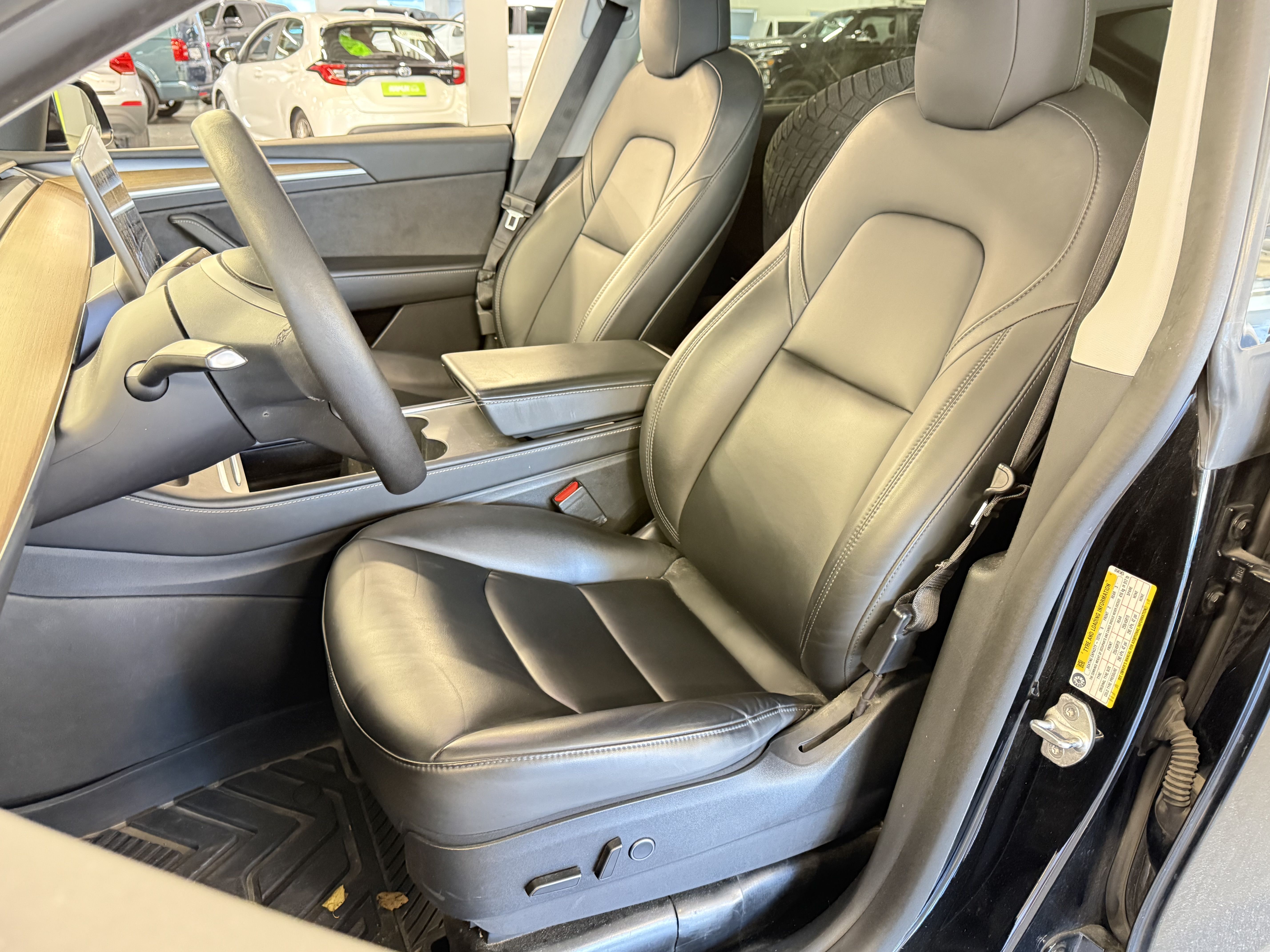 Tesla Model Y Long Range 2021, bild 6/8