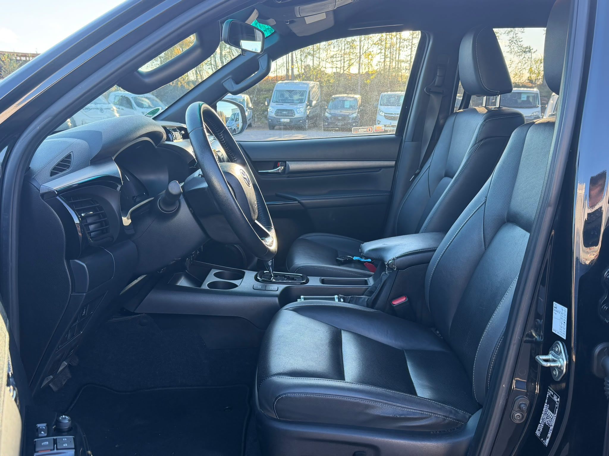 Toyota Hilux 2021, bild 4/7
