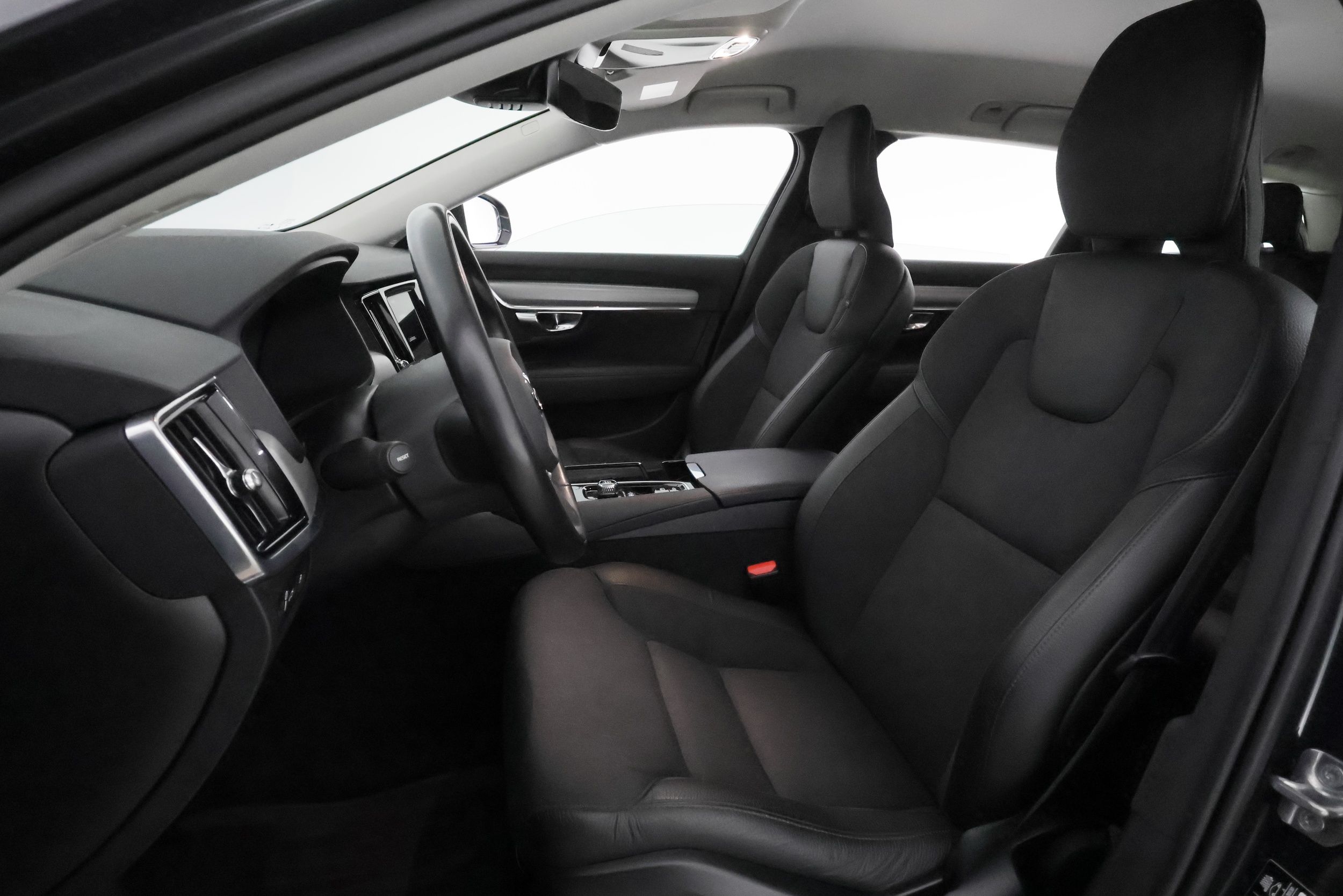 Volvo V90 T8 TwE AWD Momentum aut 2020, bild 7/36