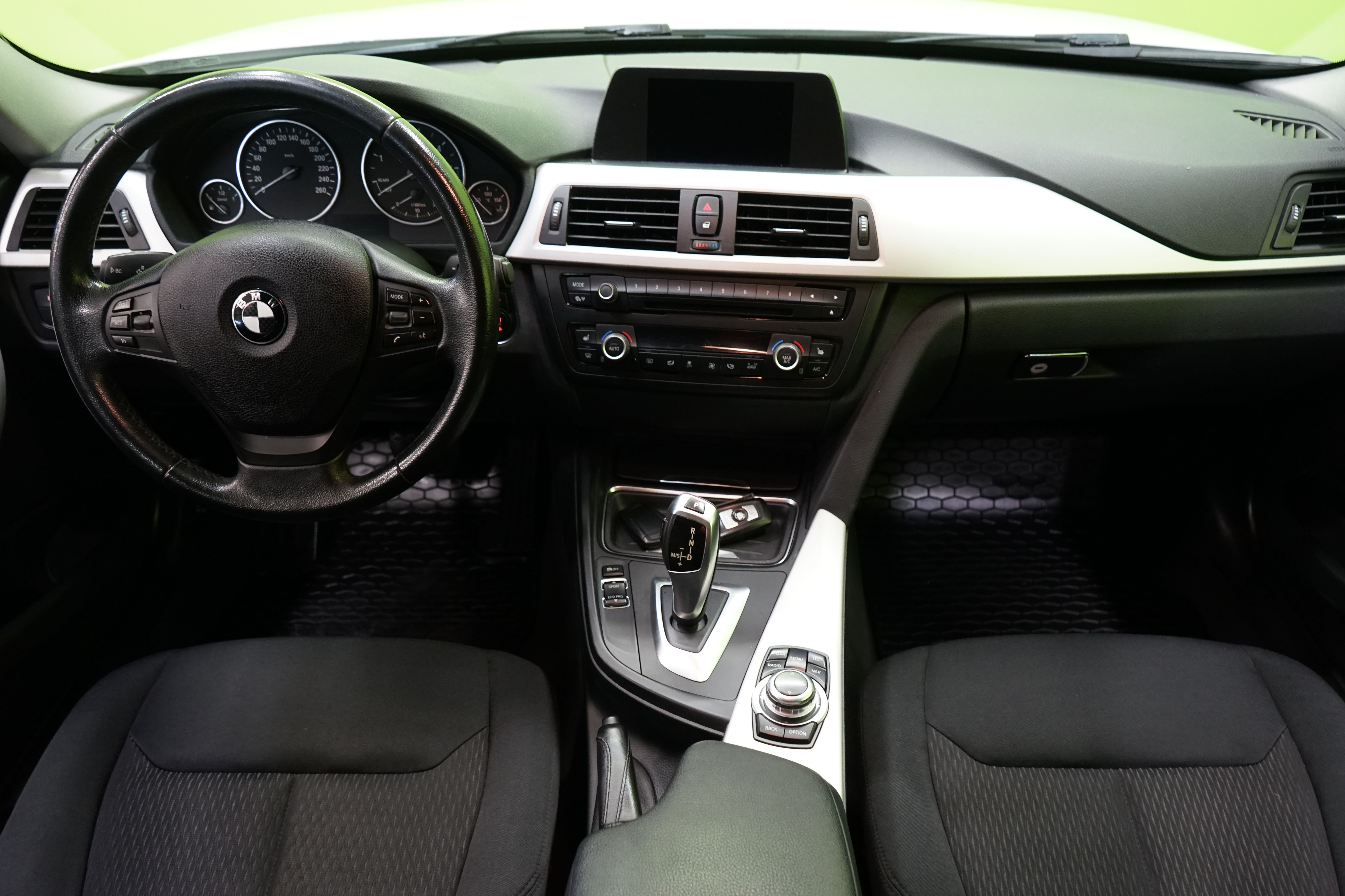 BMW 316 2013, bild 7/21