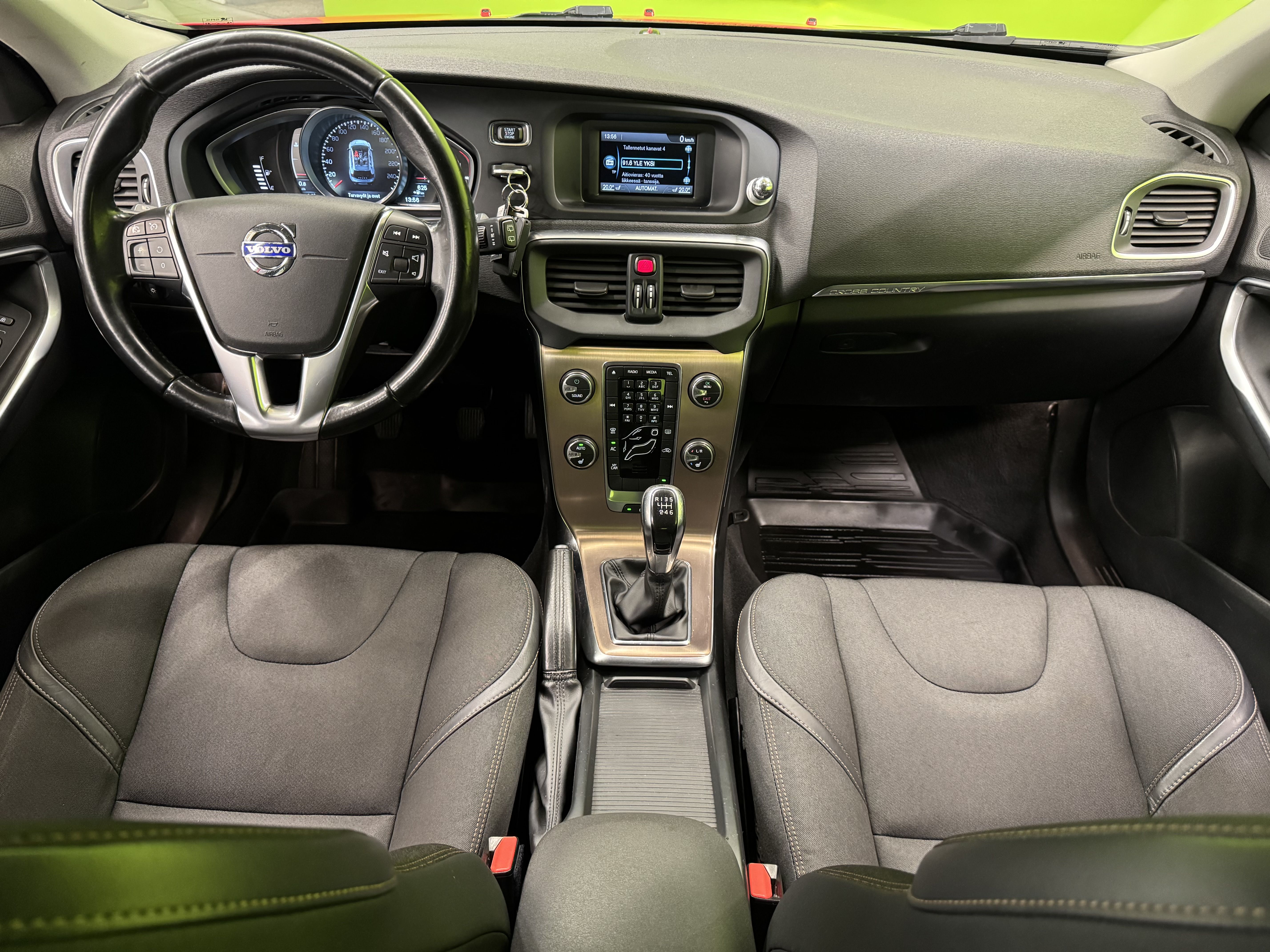 Volvo V40 Cross Country D2 Business 2014, bild 6/21