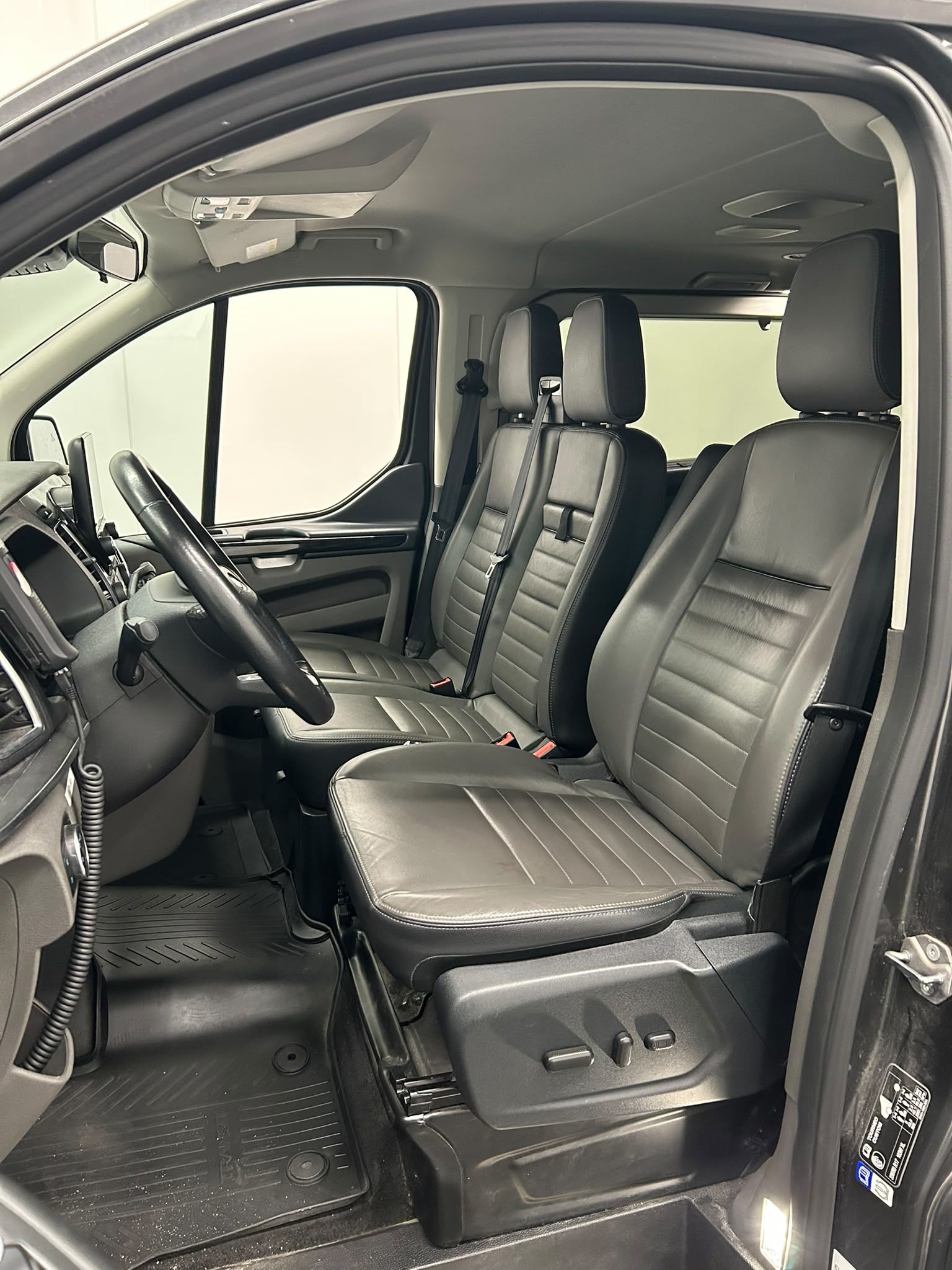 Ford Tourneo Custom 2019, bild 6/25