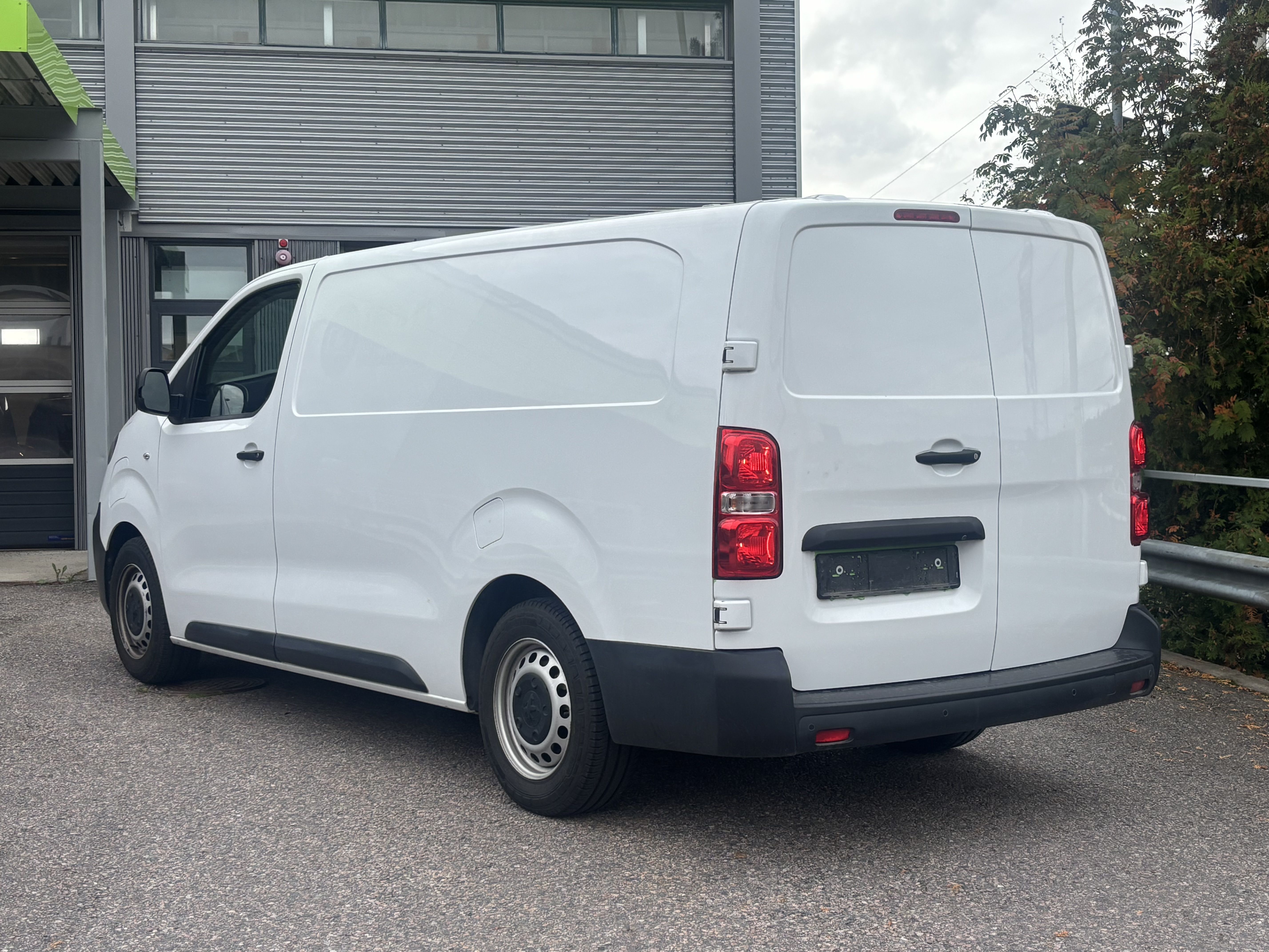 Peugeot e-Expert 75 kWh 136 XL 2023, bild 3/3