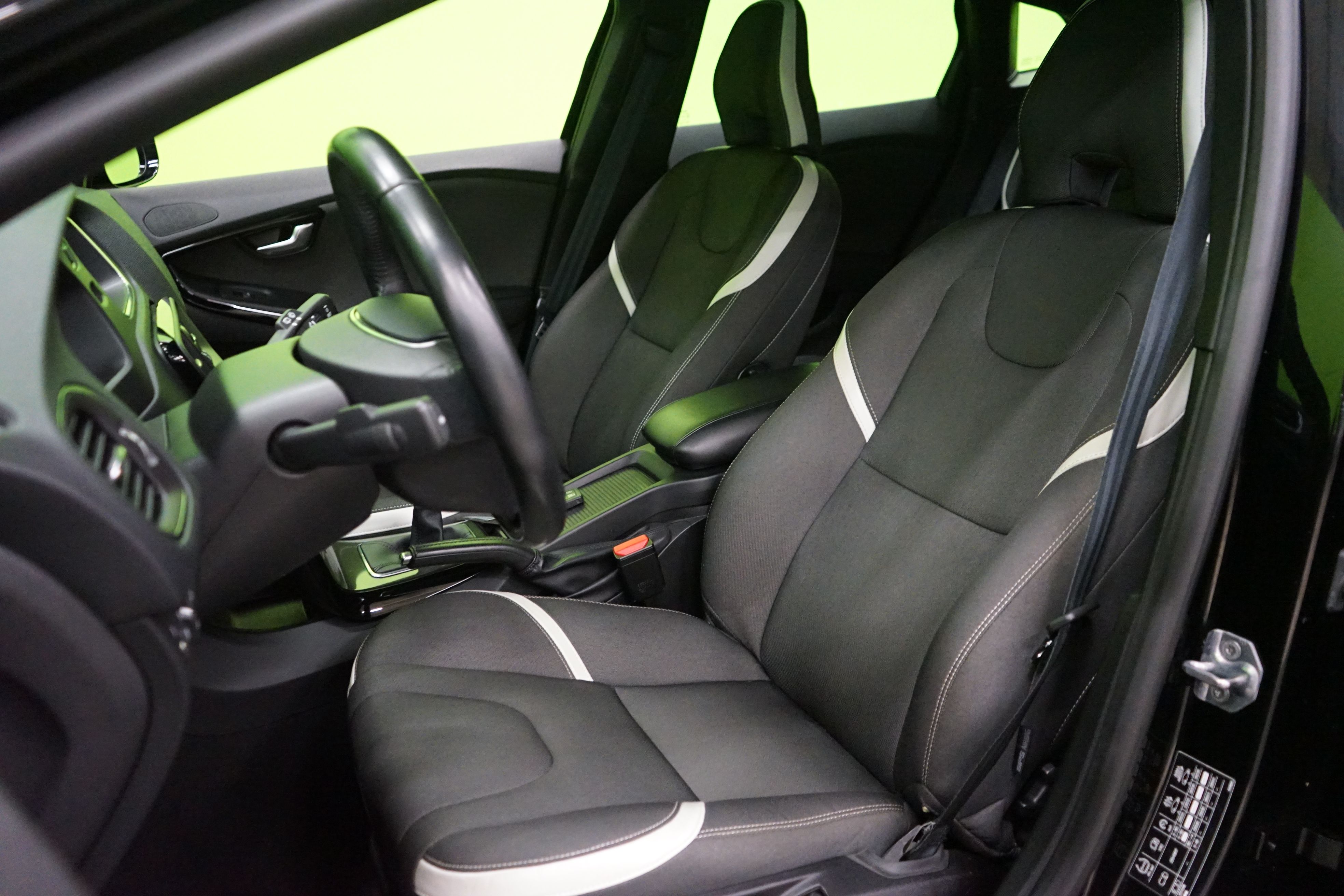 Volvo V40 D2 Dynamic Edition 2018, bild 7/24