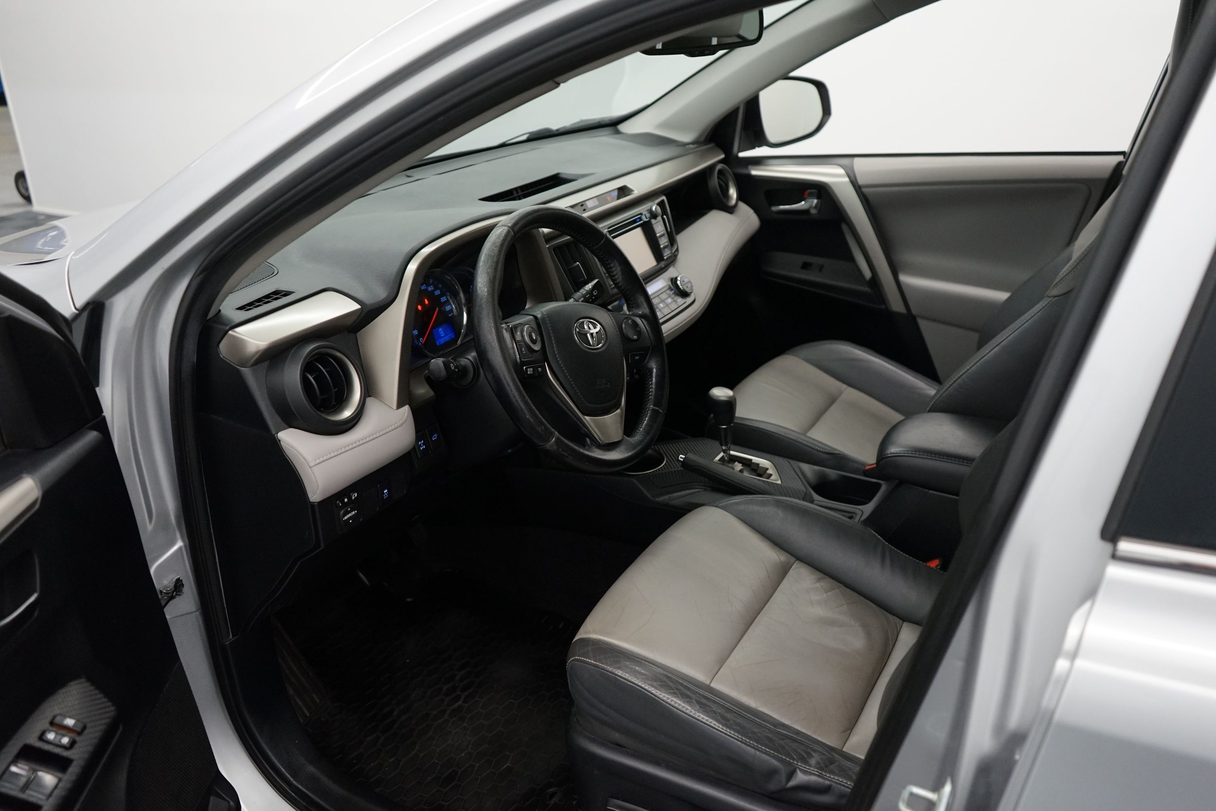 Toyota RAV4 2013, bild 5/29