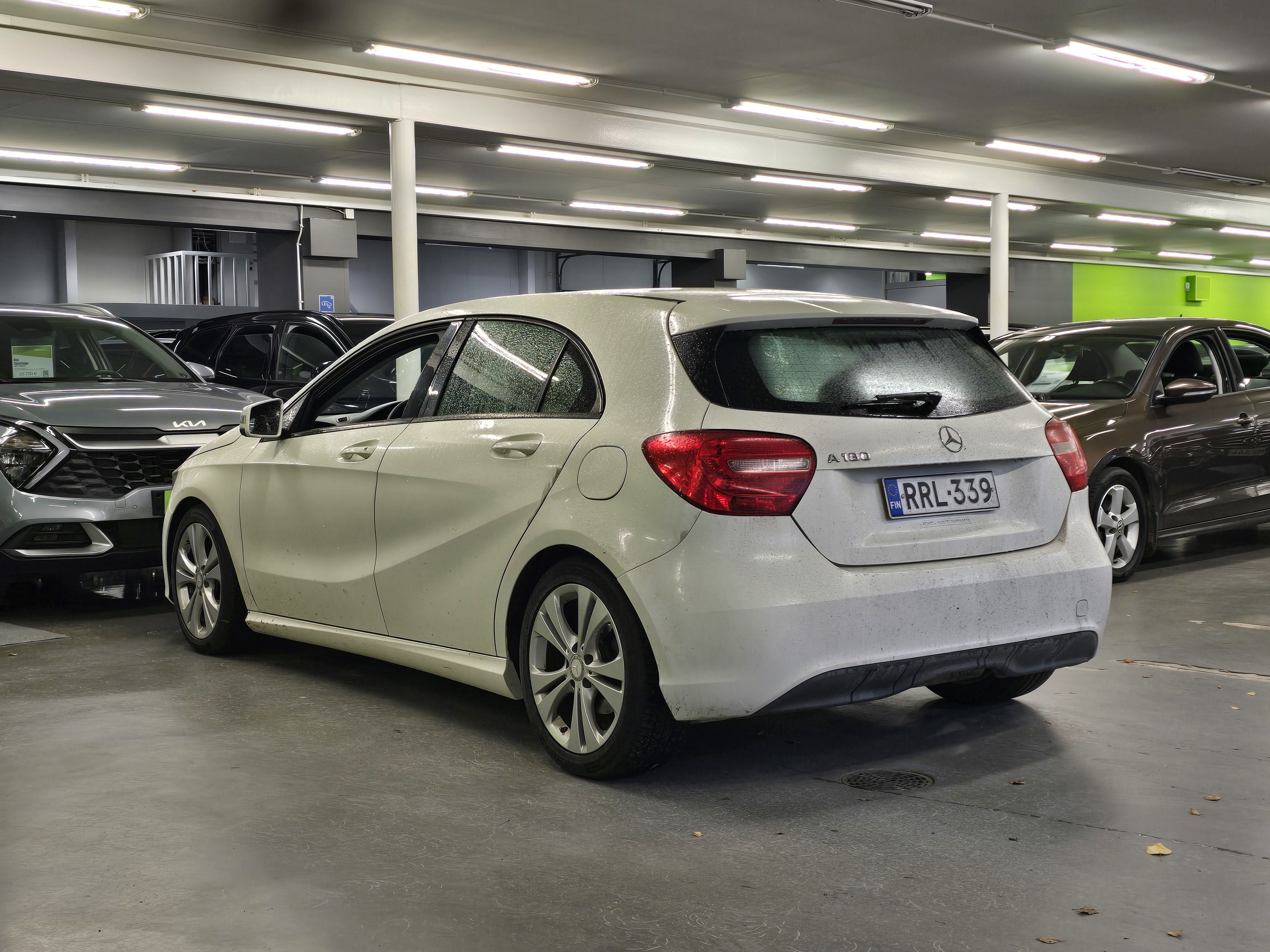 Mercedes-Benz A 180 BE-Edition 2013, kuva 2/6