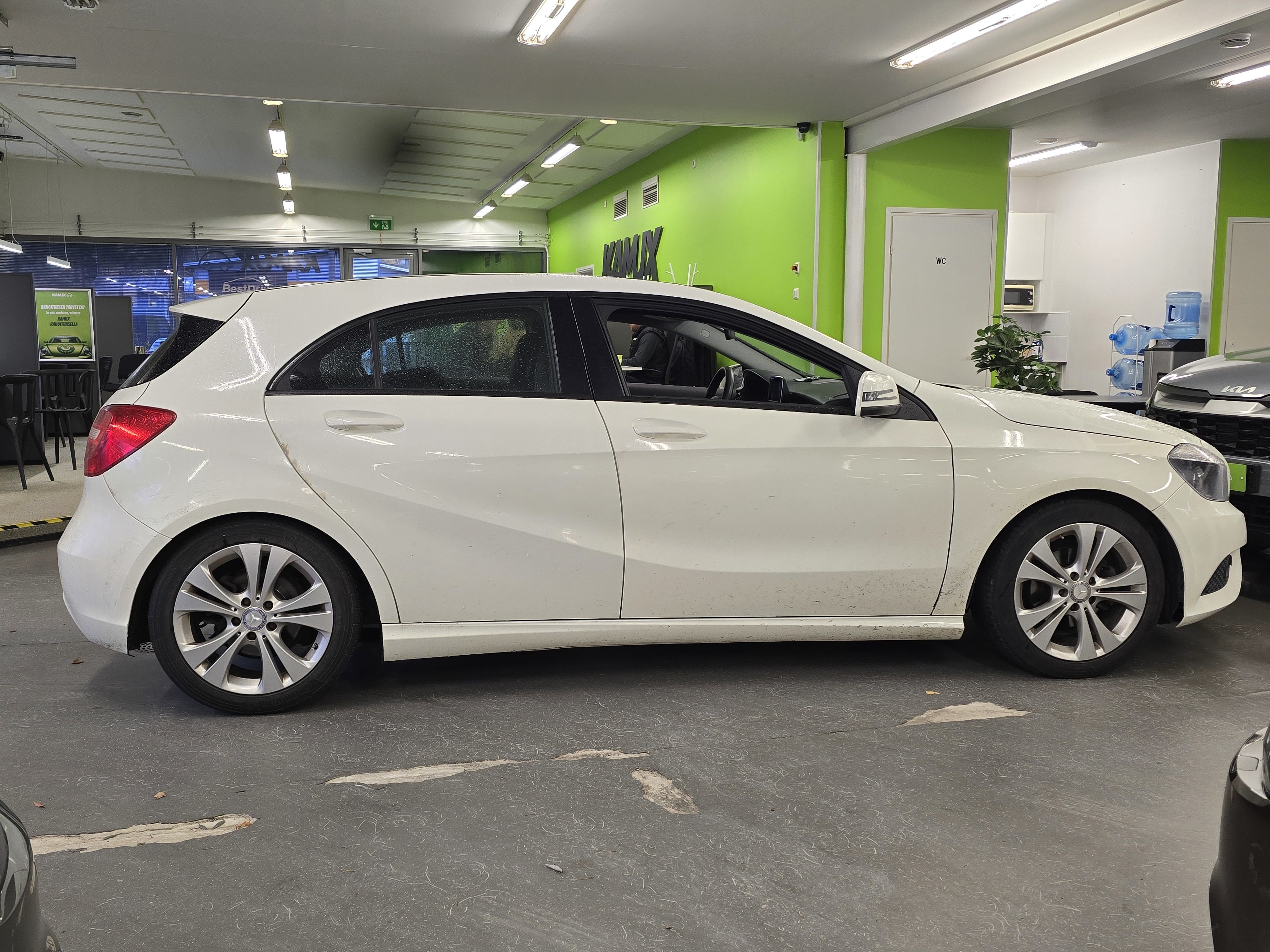 Mercedes-Benz A 180 BE-Edition 2013, kuva 3/6