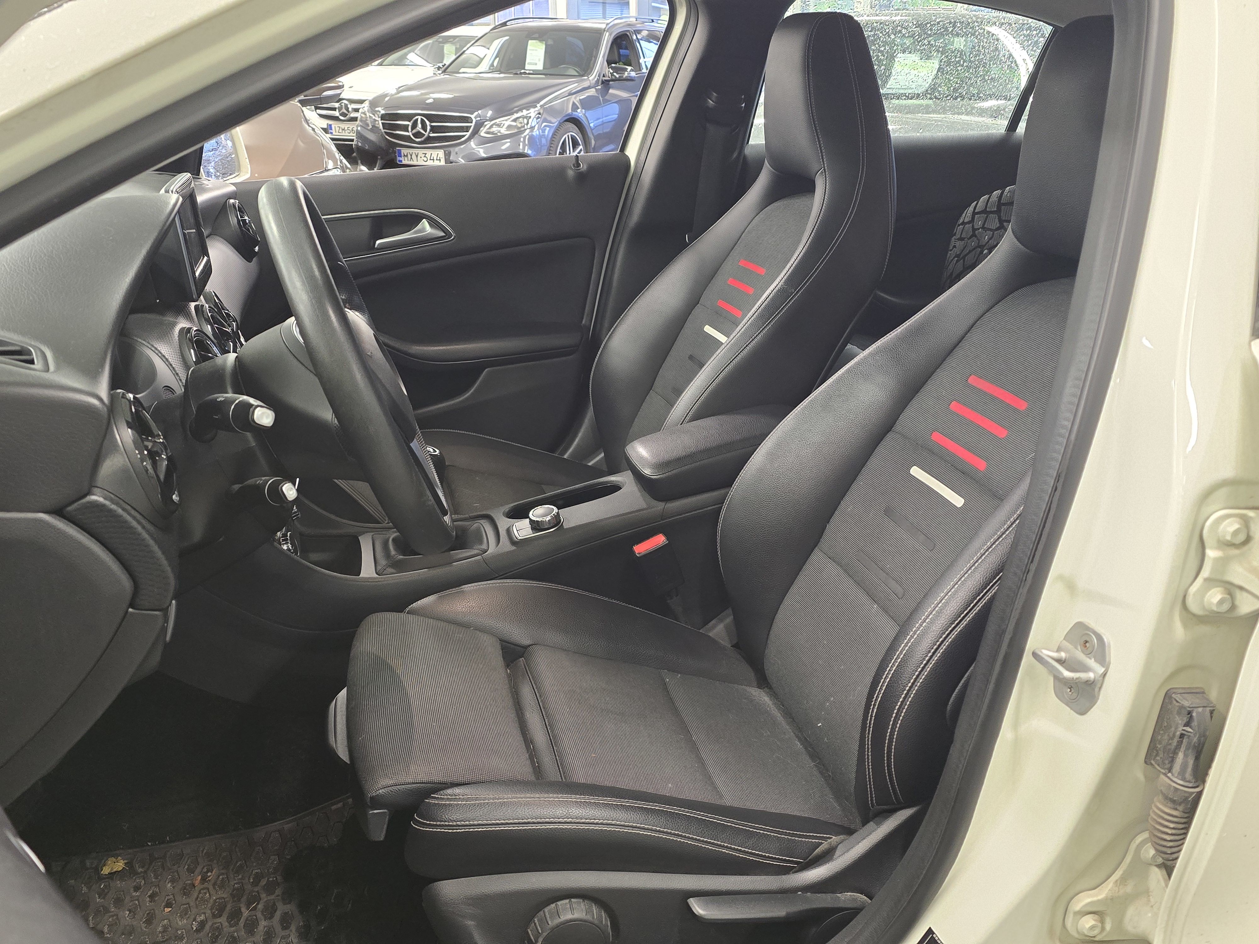 Mercedes-Benz A 180 BE-Edition 2013, kuva 5/6