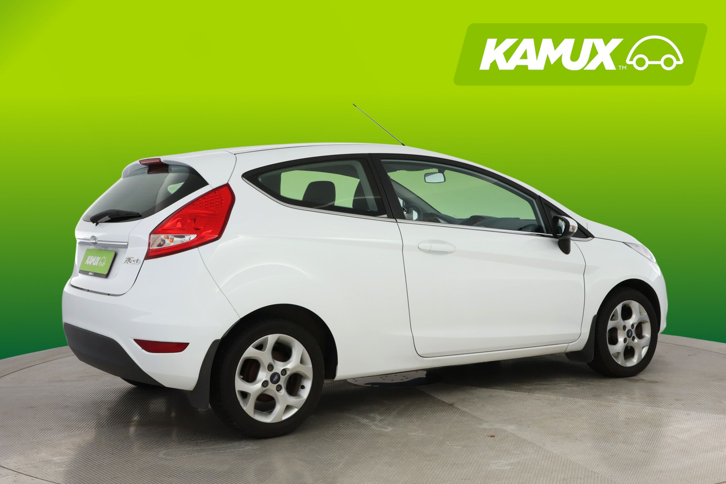 Ford Fiesta 1,25 82 hv Titanium M5 3-ov 2010, bild 2/20