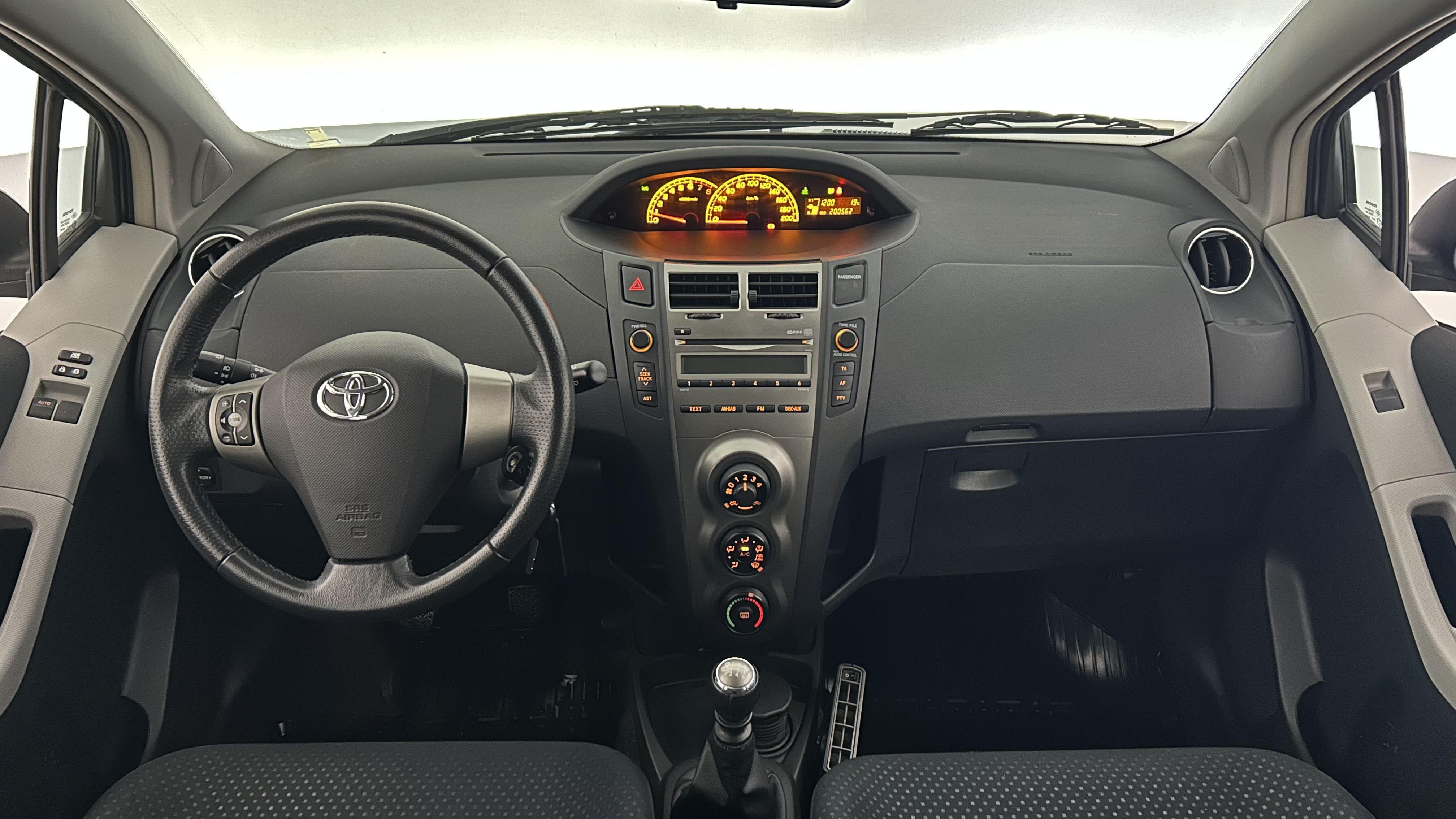 Toyota Yaris 2010, bild 7/19