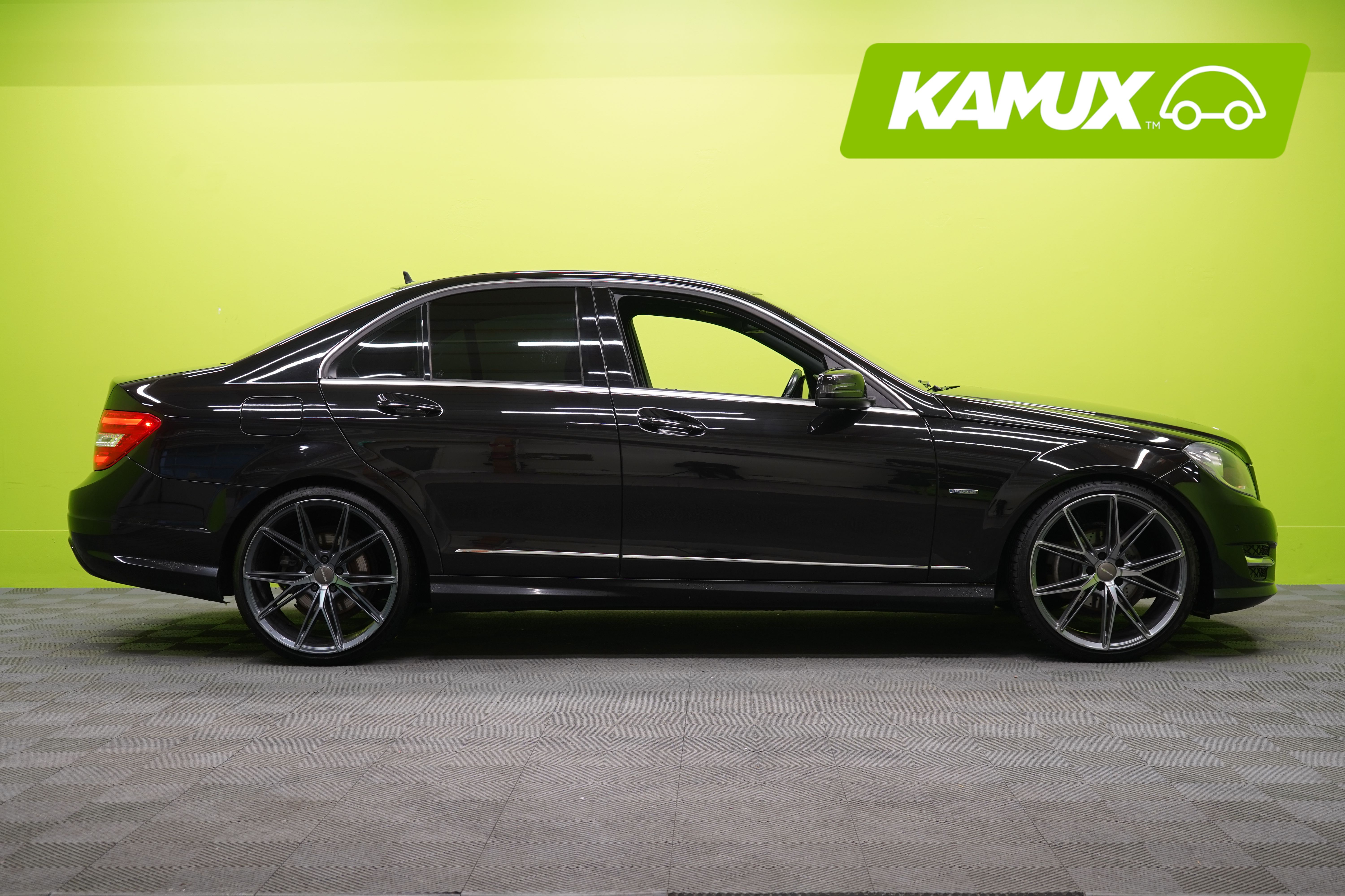 Mercedes-Benz C 250 CGI BlueEff 2012, kuva 2/25