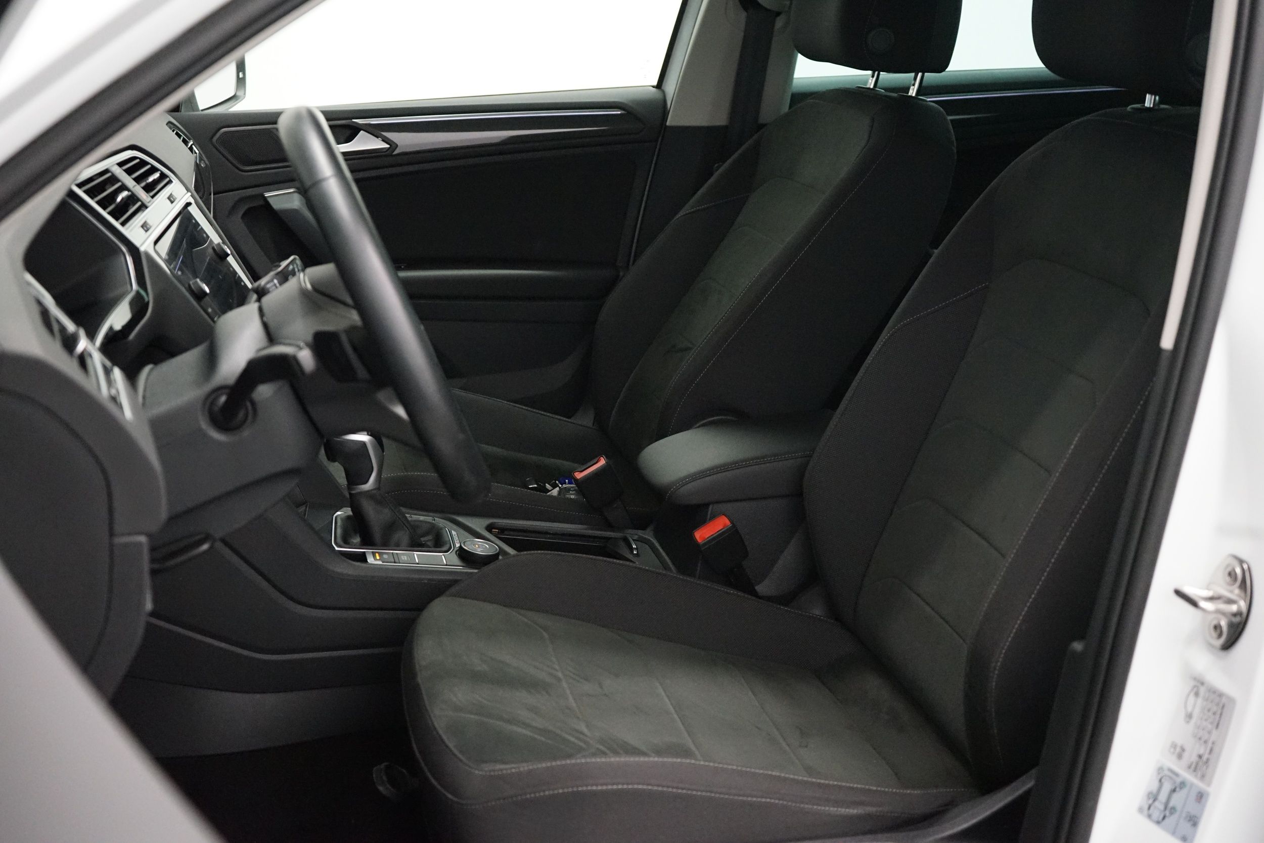 Volkswagen Tiguan 2023, bild 6/31