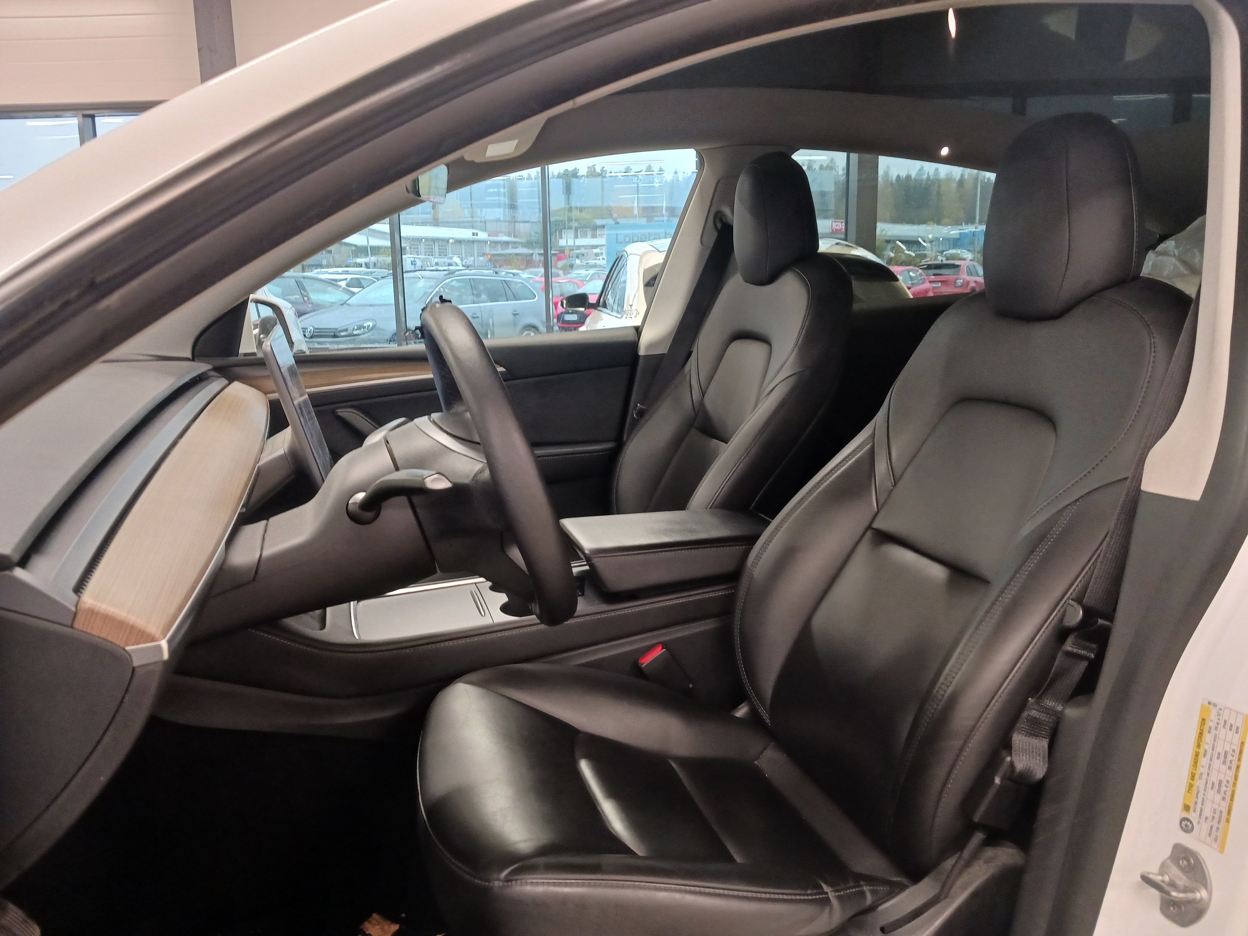 Tesla Model Y Long Range 2021, bild 4/14