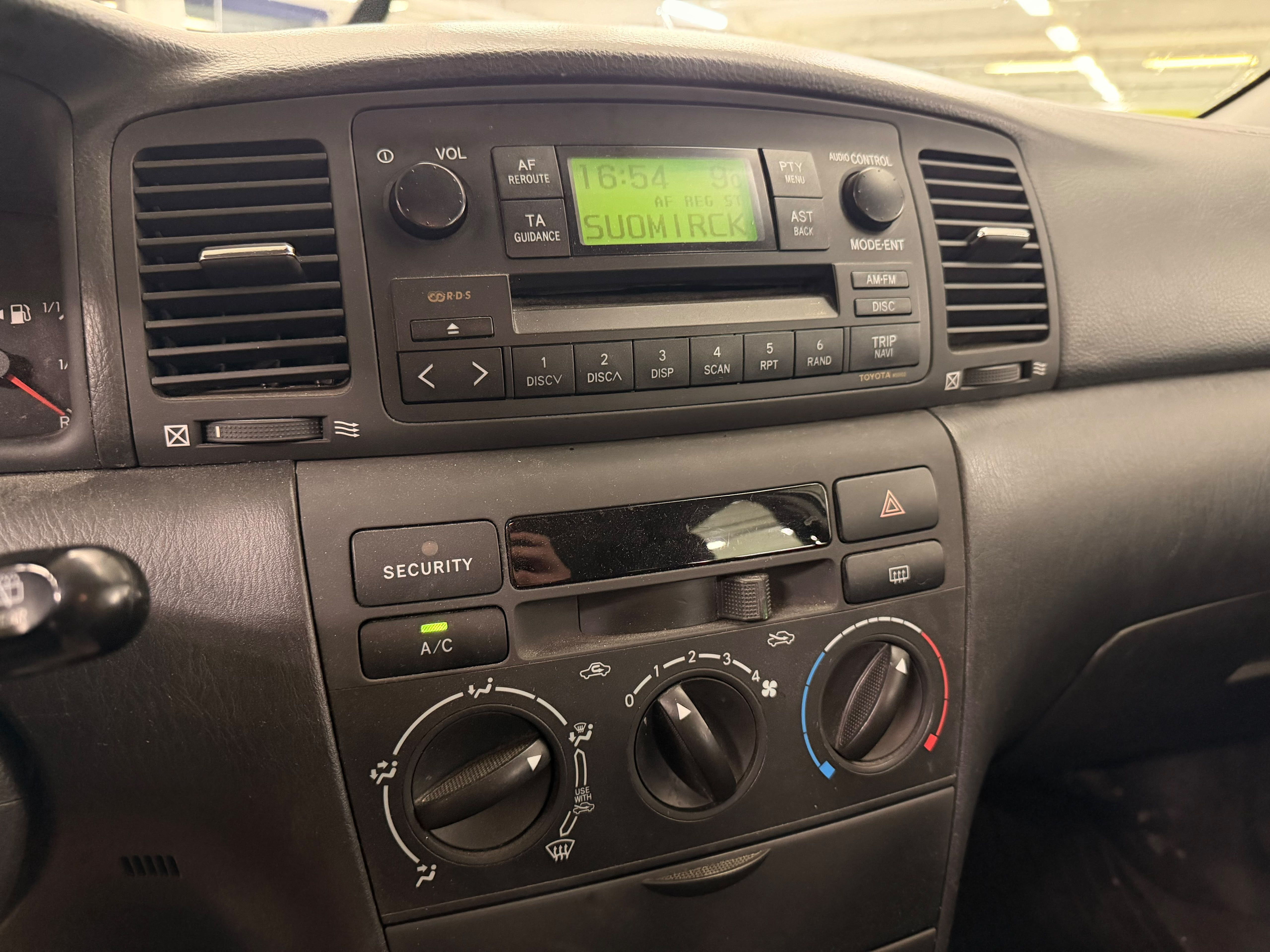 Toyota Corolla 2004, bild 6/8