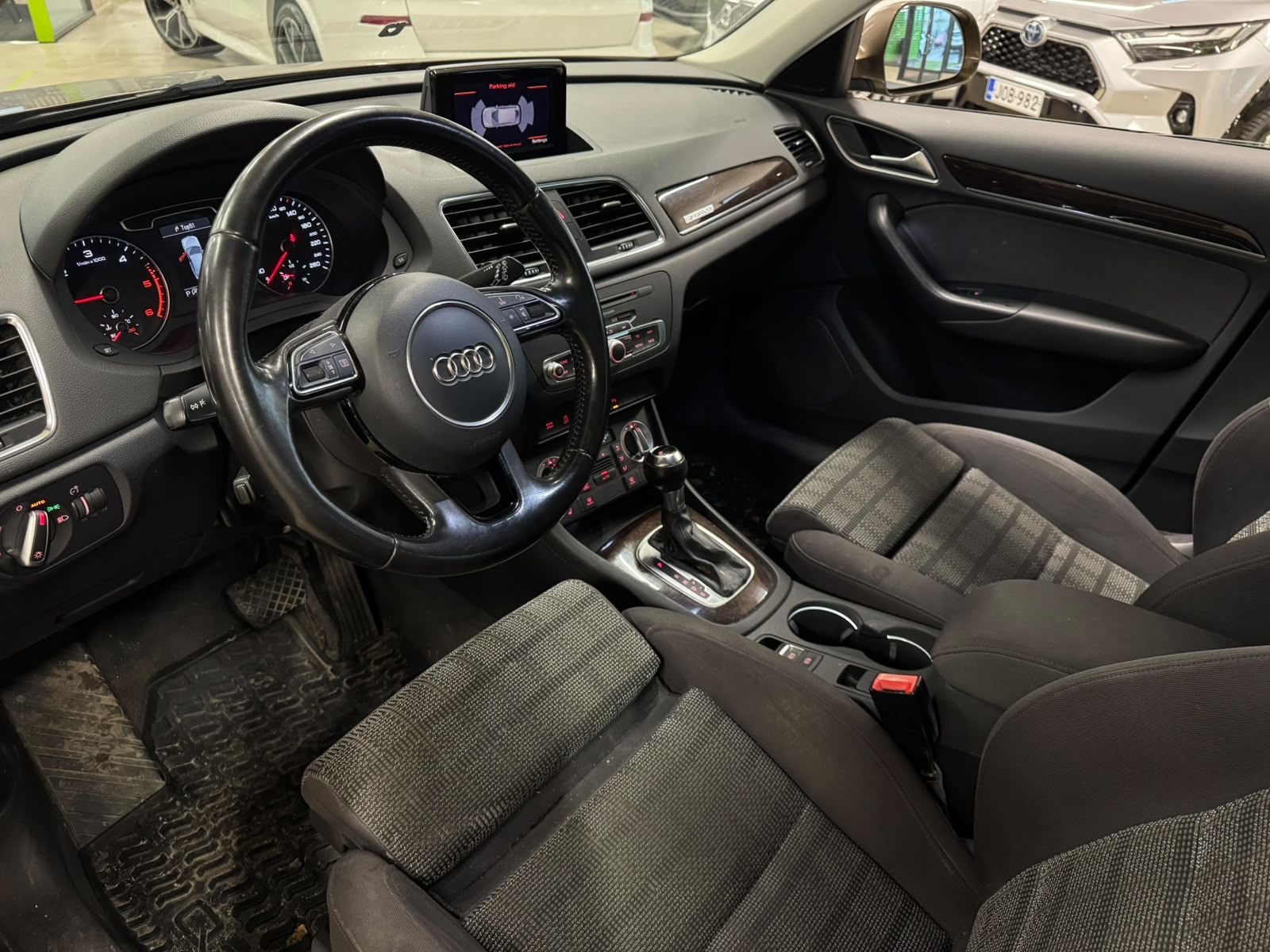 Audi Q3 2.0 TDI quattro 2012, bild 7/16