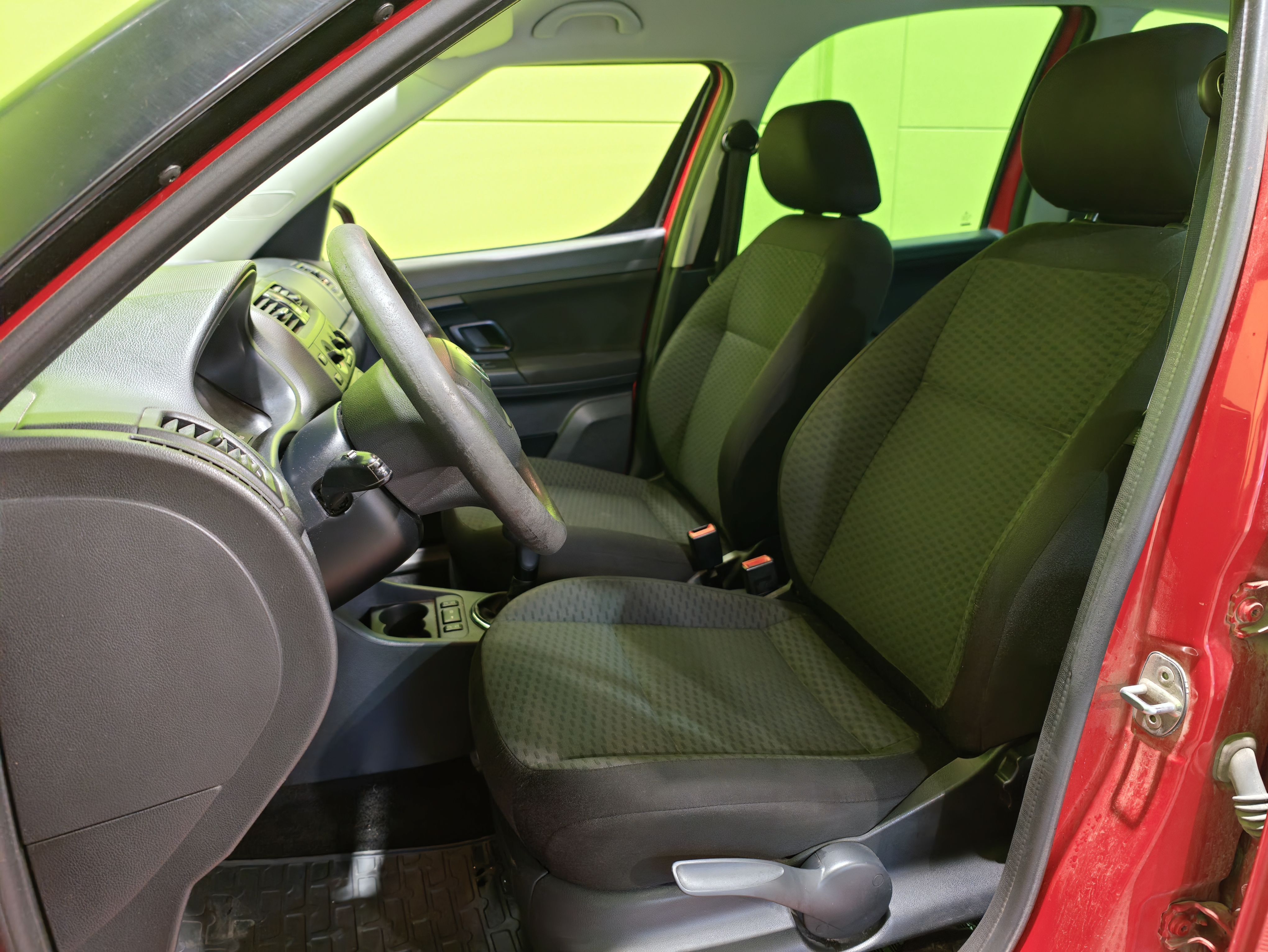 Skoda Roomster 1,6 TDI 90 Adventure 2012, bild 5/35