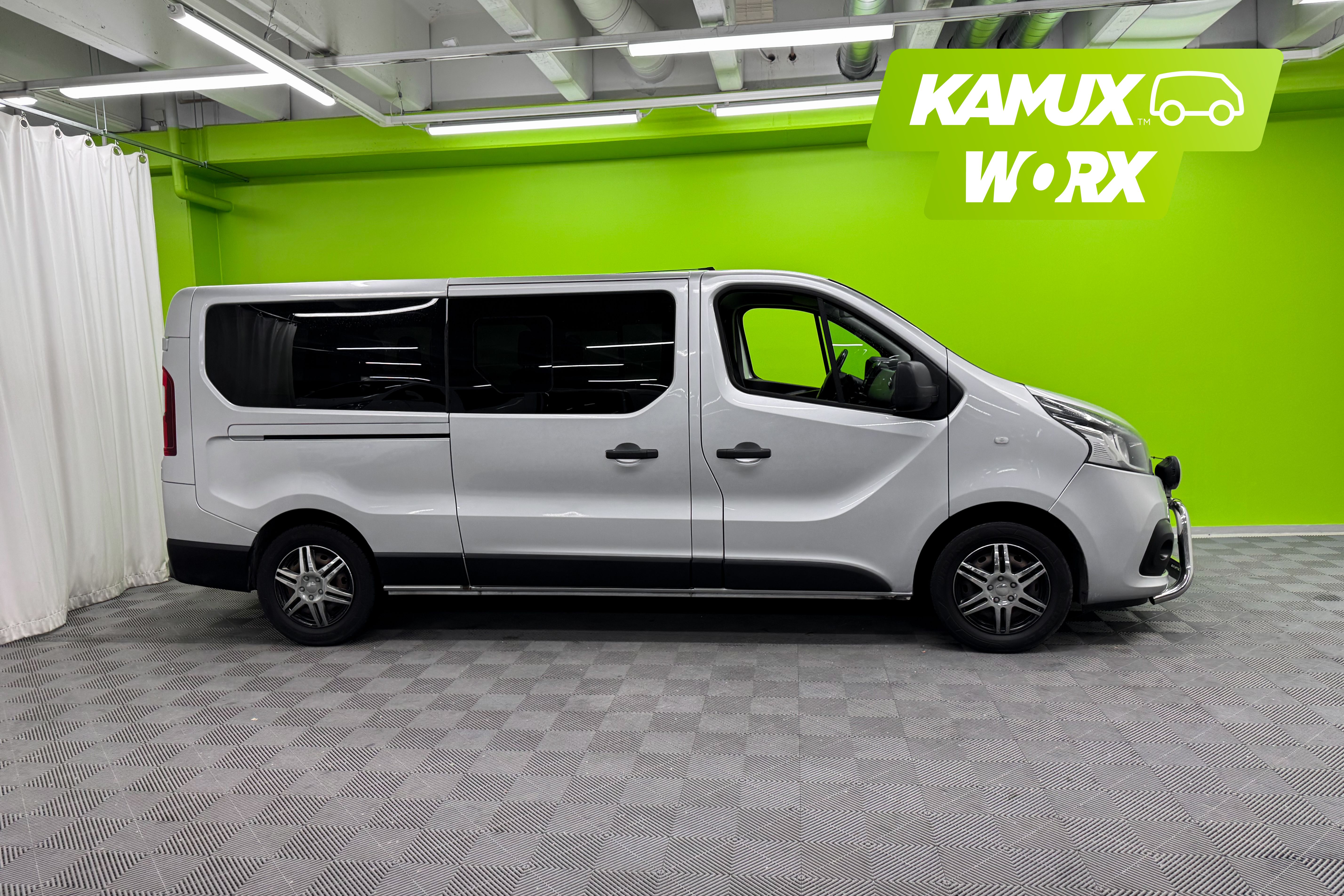 Renault Trafic Passenger 2015, bild 2/23