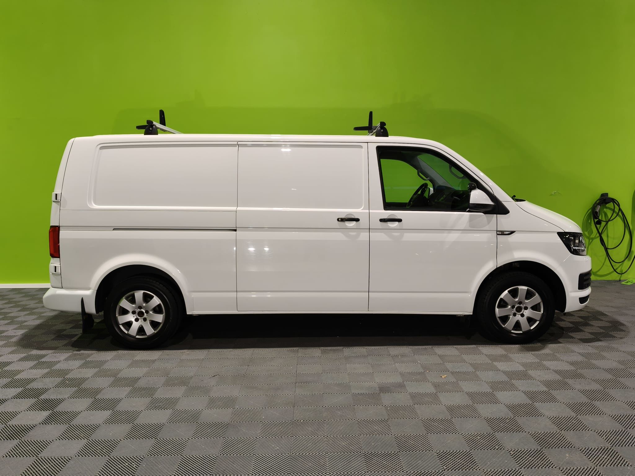 Volkswagen Transporter 2018, bild 2/11