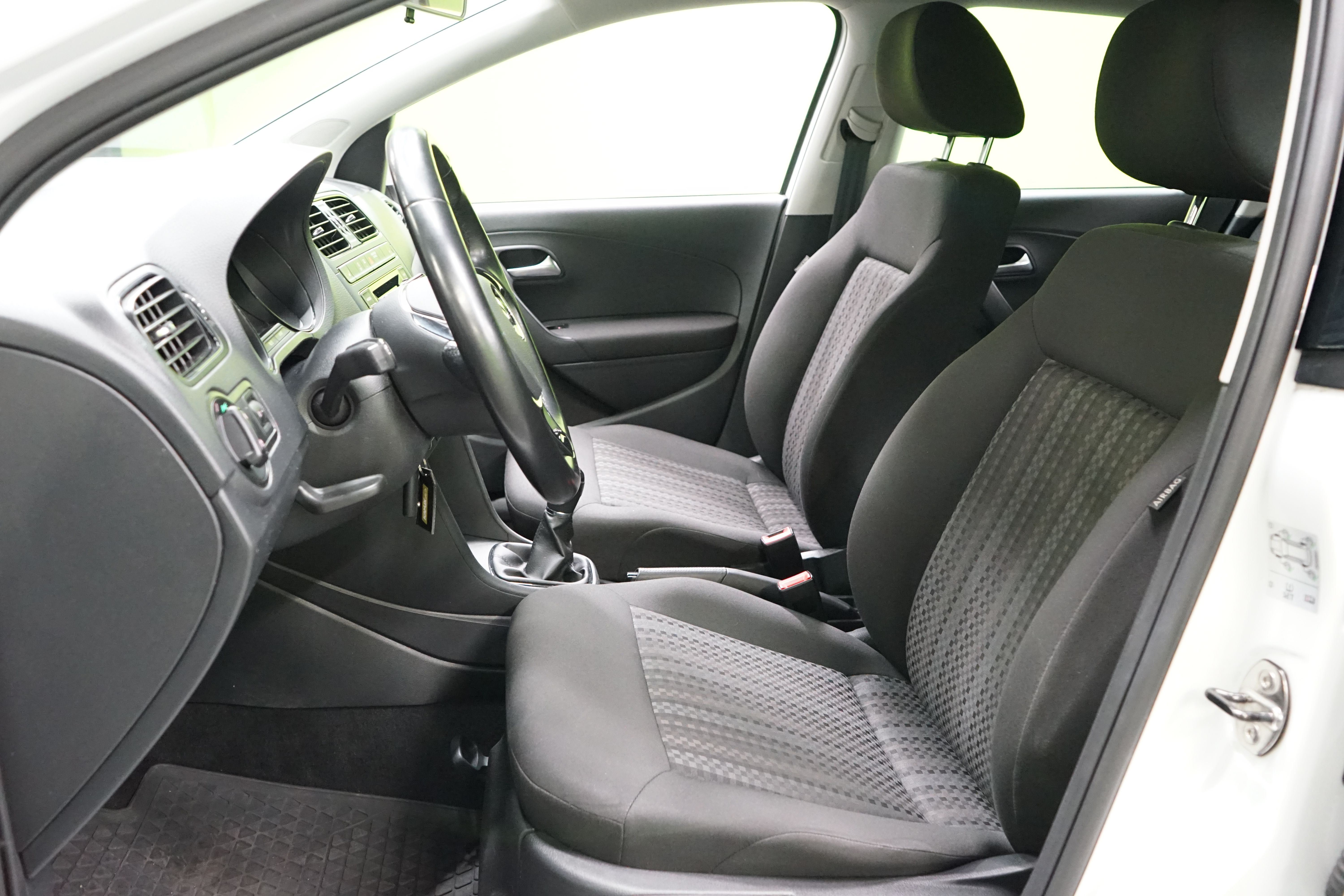 Volkswagen Polo 2016, bild 6/17