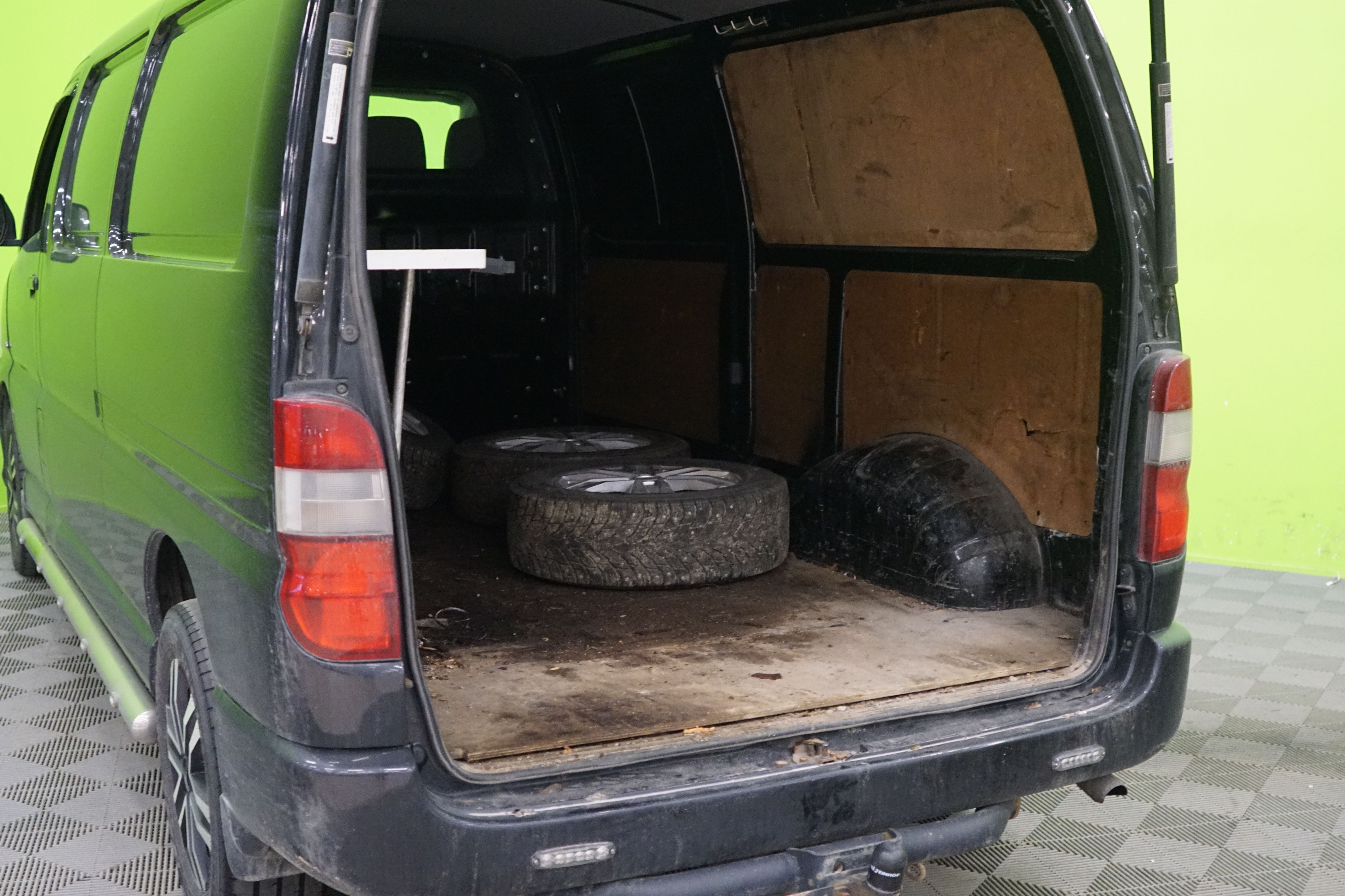 Toyota Hiace 2,5 D-4D 95 4ov pitkä 2010, bild 4/13