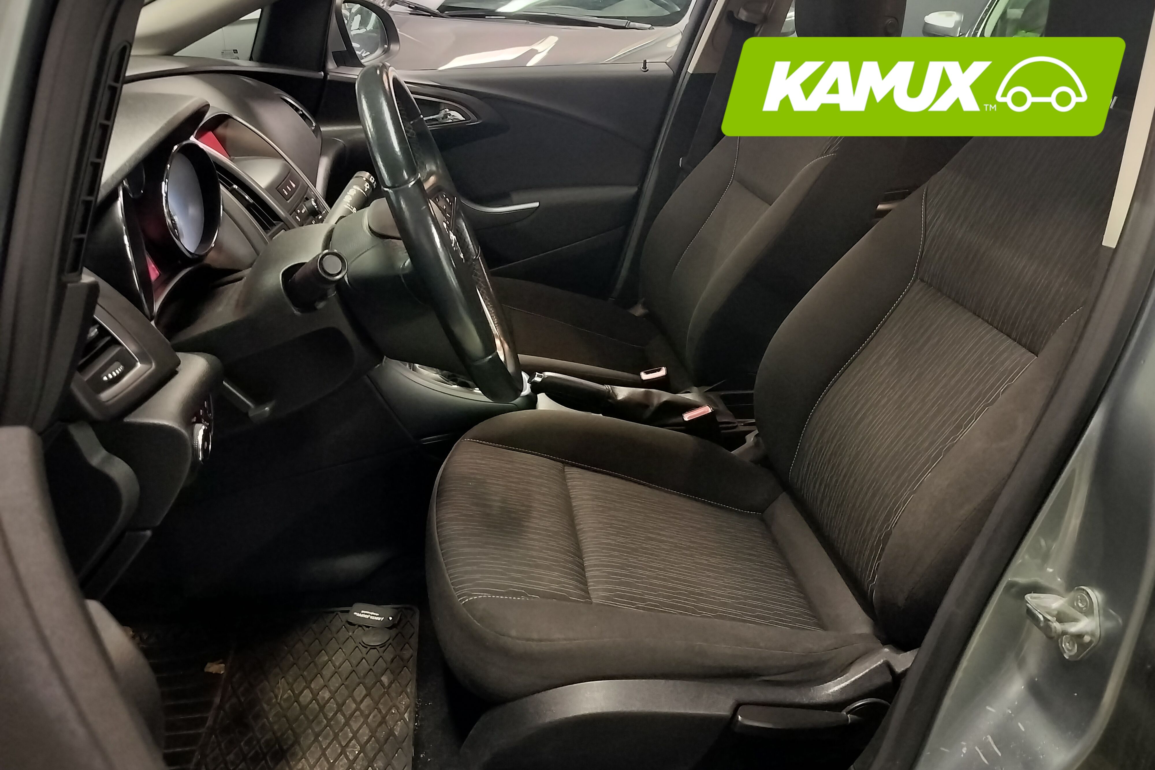 Opel Astra 2013, photo 5/7