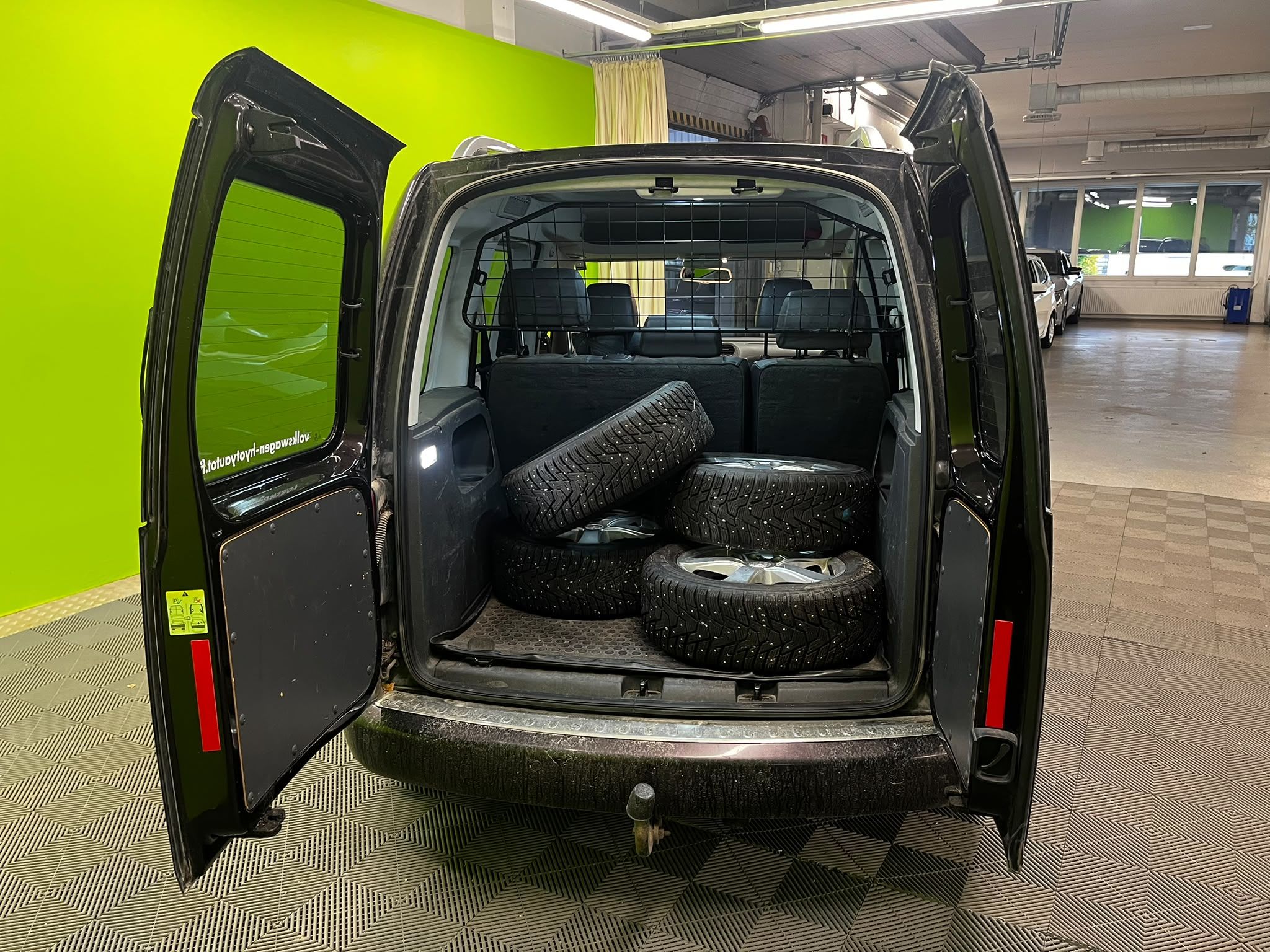 Volkswagen Caddy 1.6 TDI BMT Highline 2015, kuva 6/8