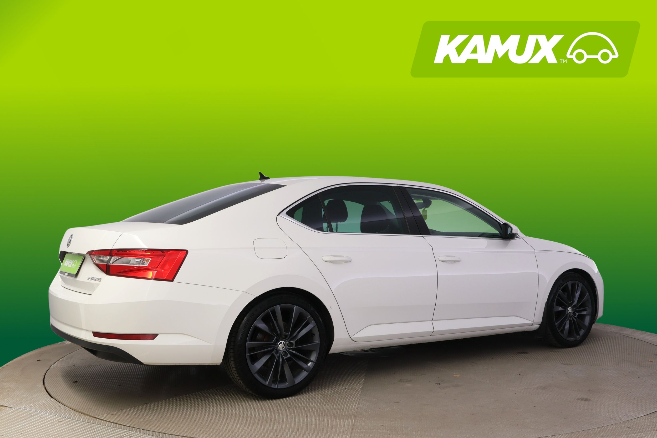 Skoda Superb 2018, bild 2/27