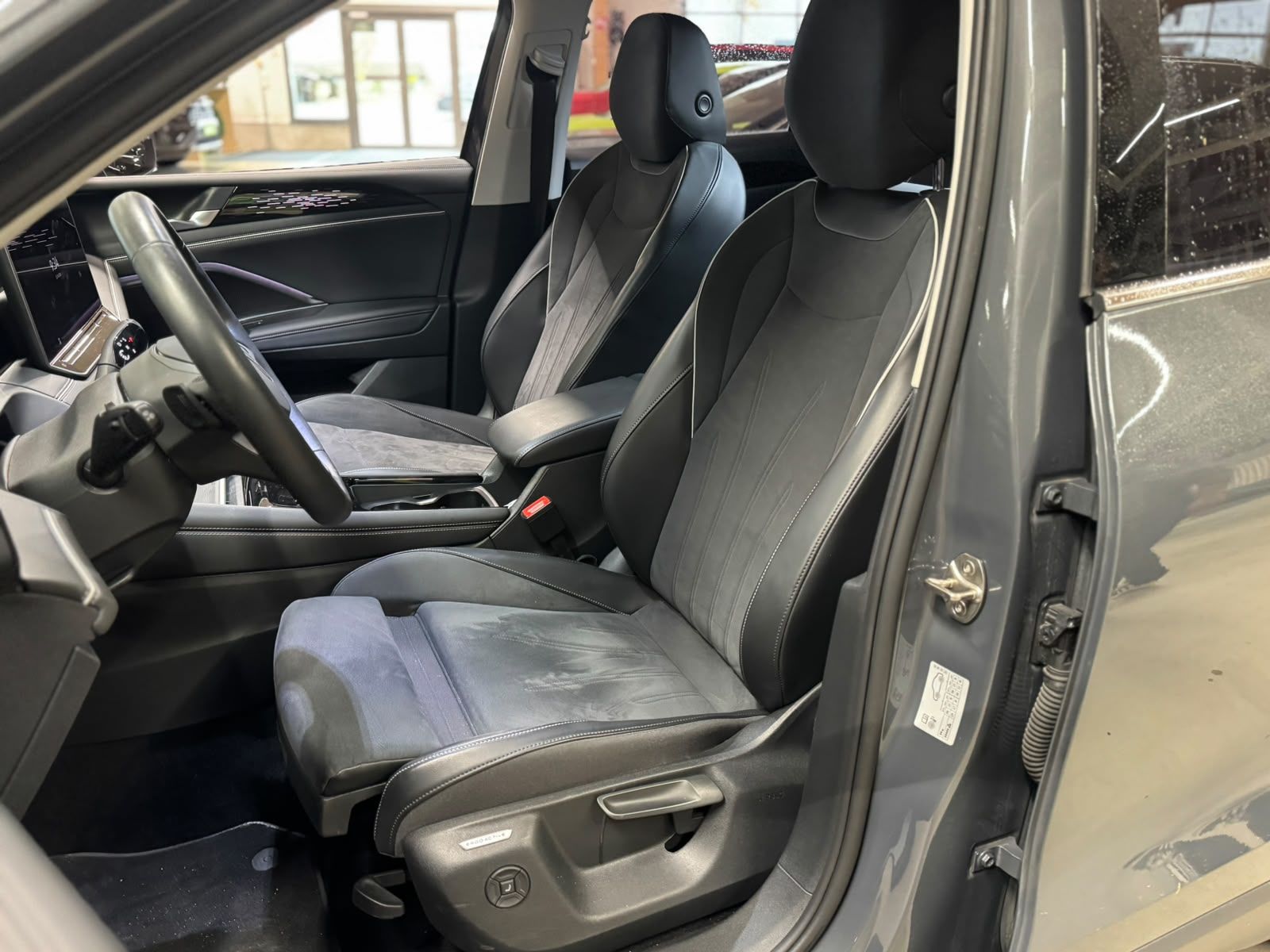Volkswagen Tiguan 2025, bild 3/4
