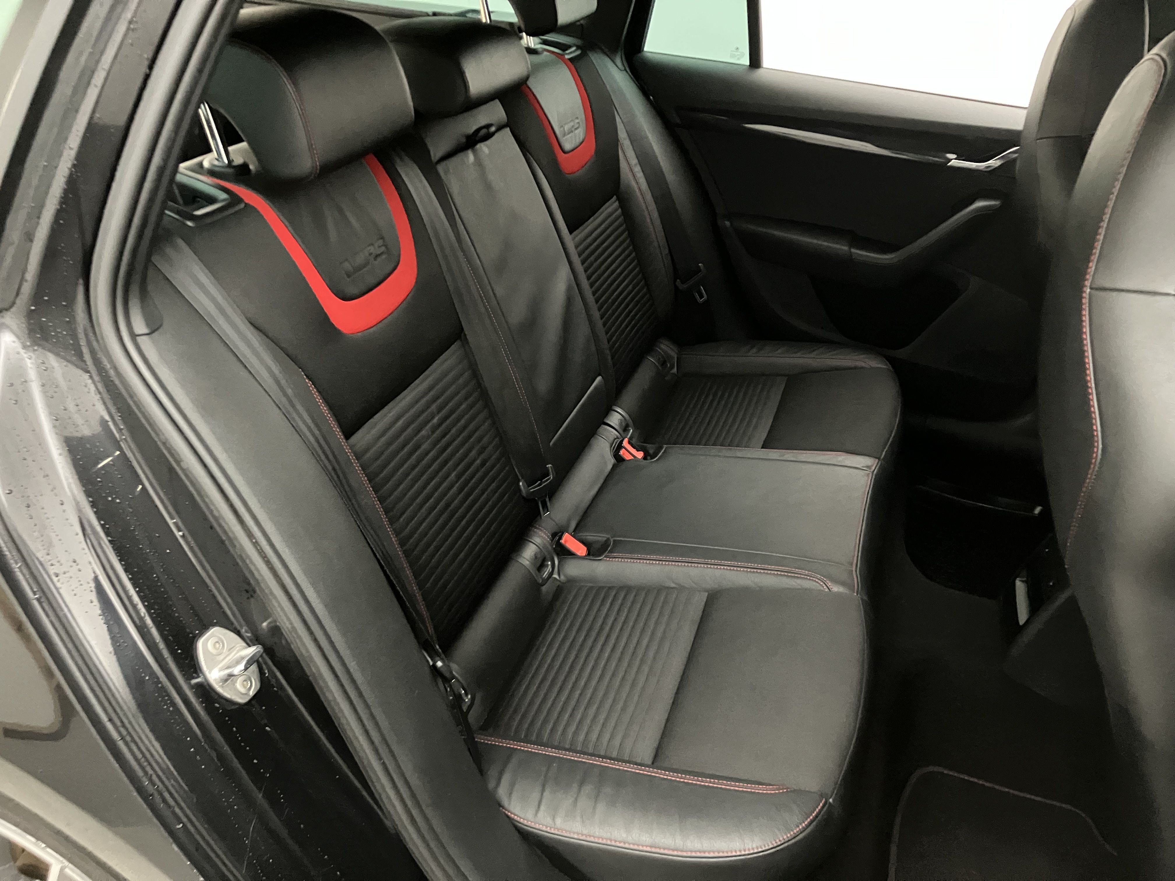 Skoda Octavia 2.0 TDI DPF RS Green Tec 2015, bild 3/27