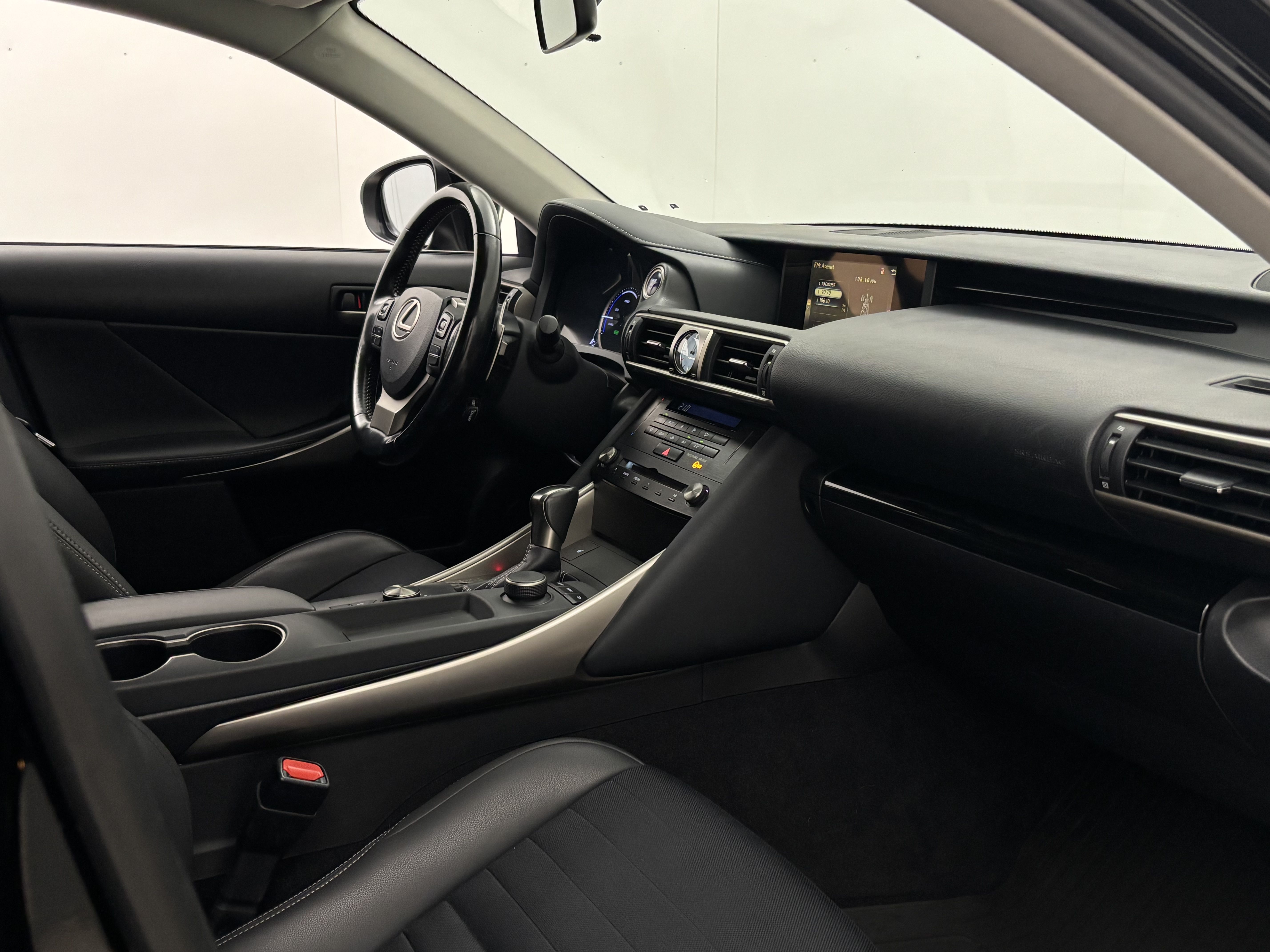 Lexus IS 300h Hybrid A Comfort 2017, kuva 7/24