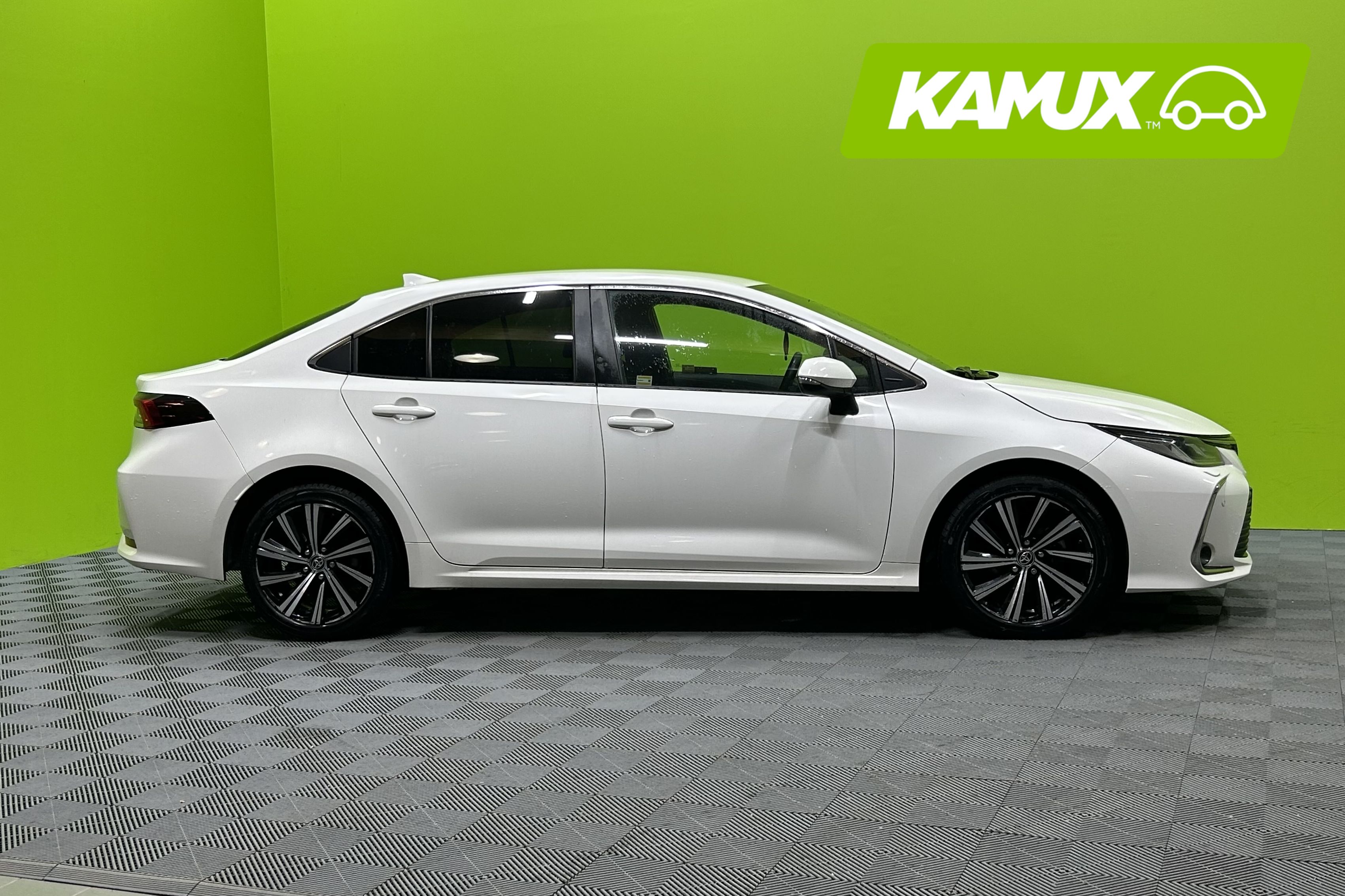 Toyota Corolla Sedan 1,8 Hybrid Comfort 2022, bild 2/6