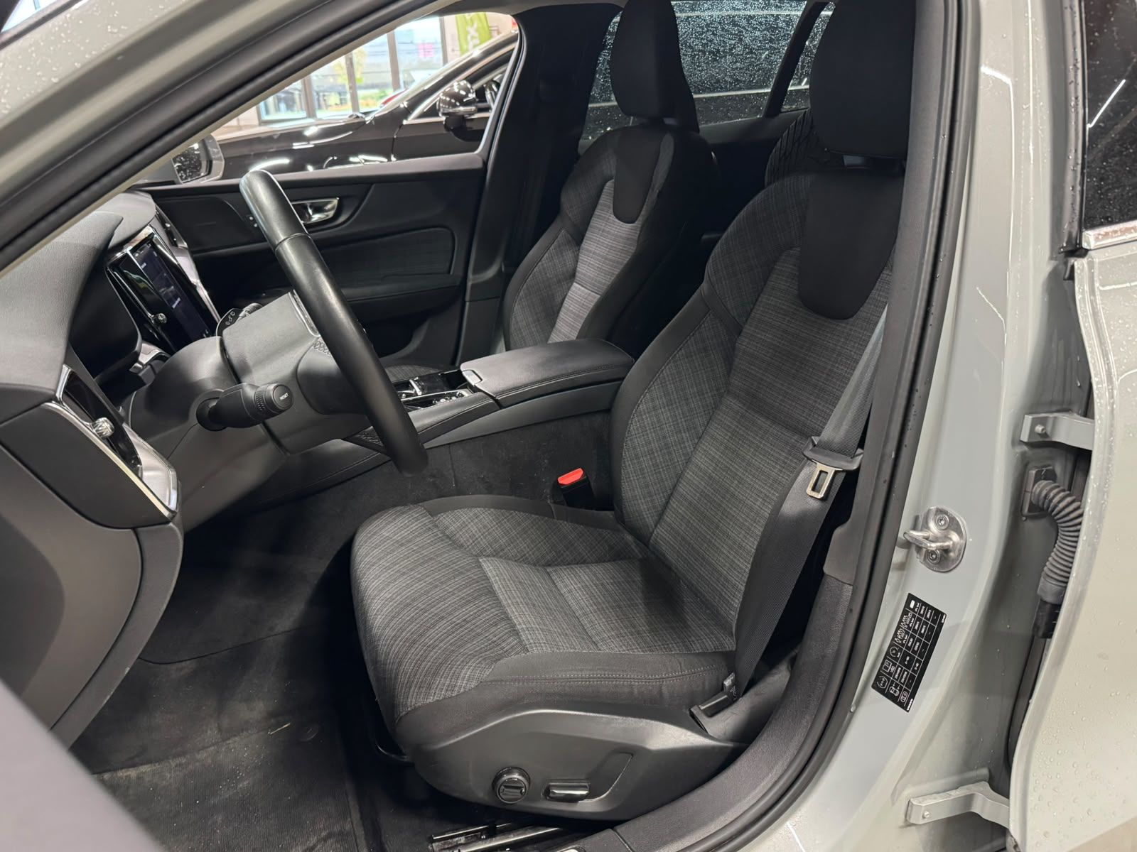 Volvo V60 T6 AWD Long Range Core aut. 2024, bild 3/4
