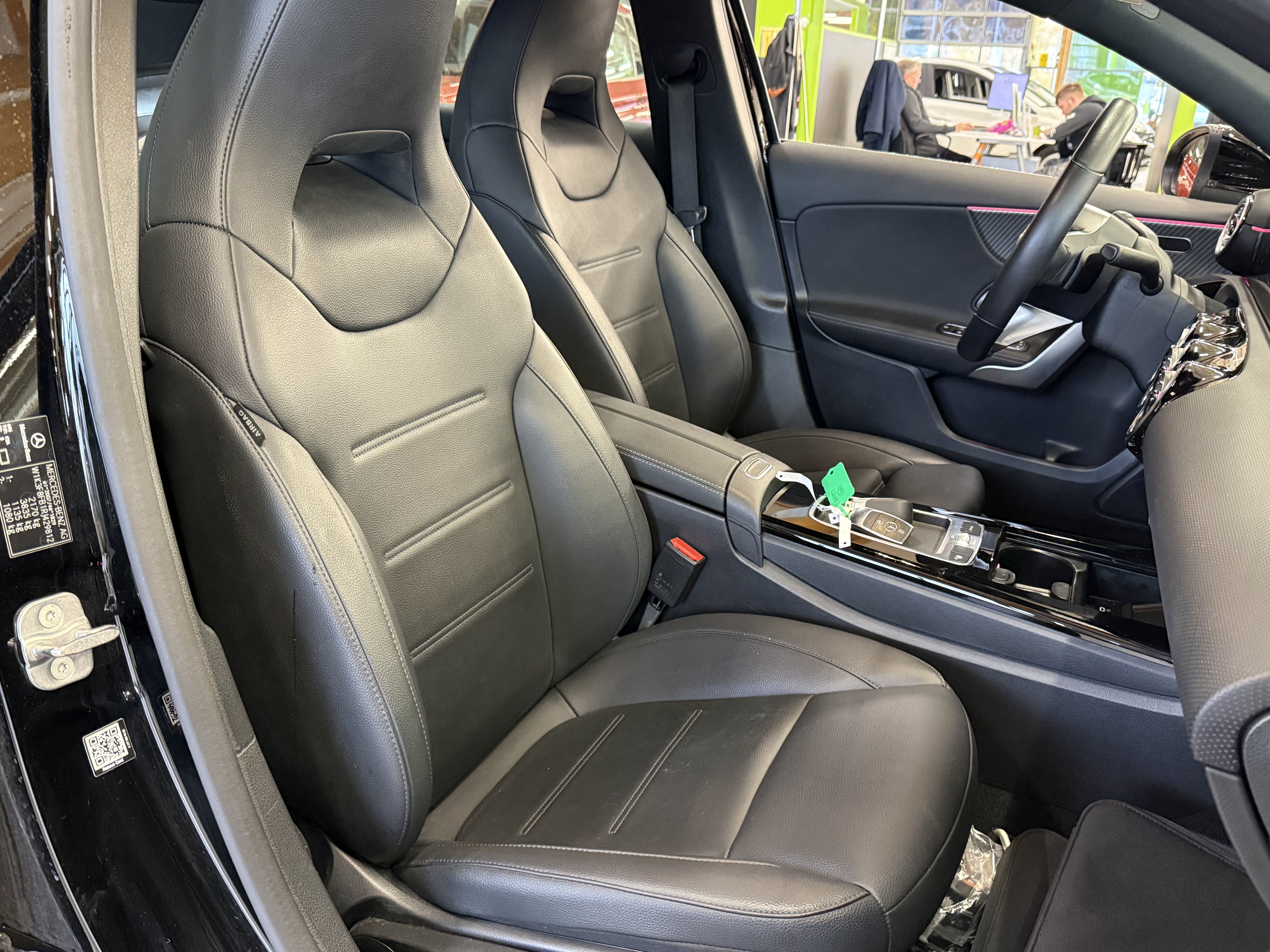 Mercedes-Benz A 250 e Progressive 2024, kuva 7/14