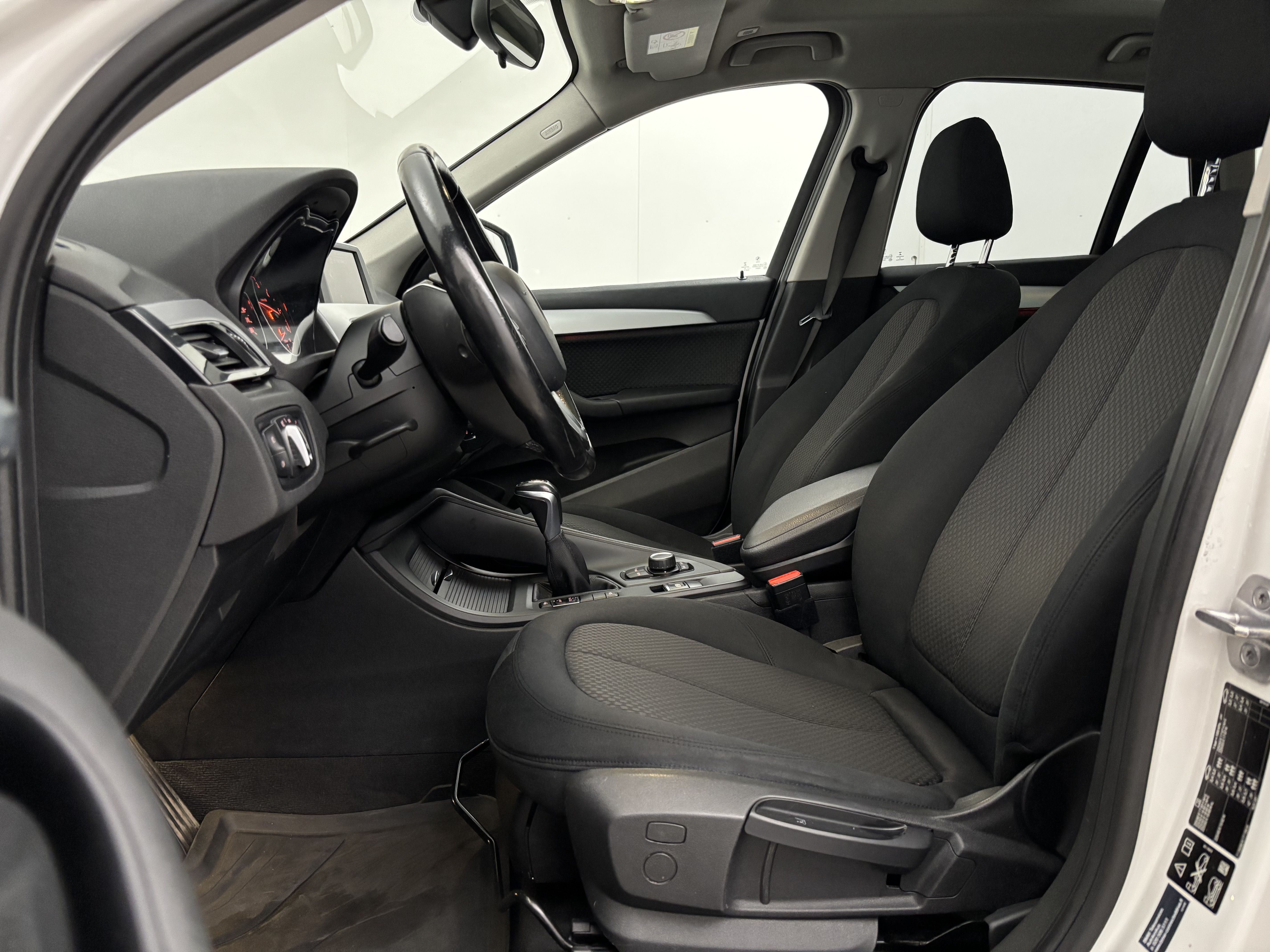 BMW X1 F48 xDrive18d A Business 2016, bild 7/25