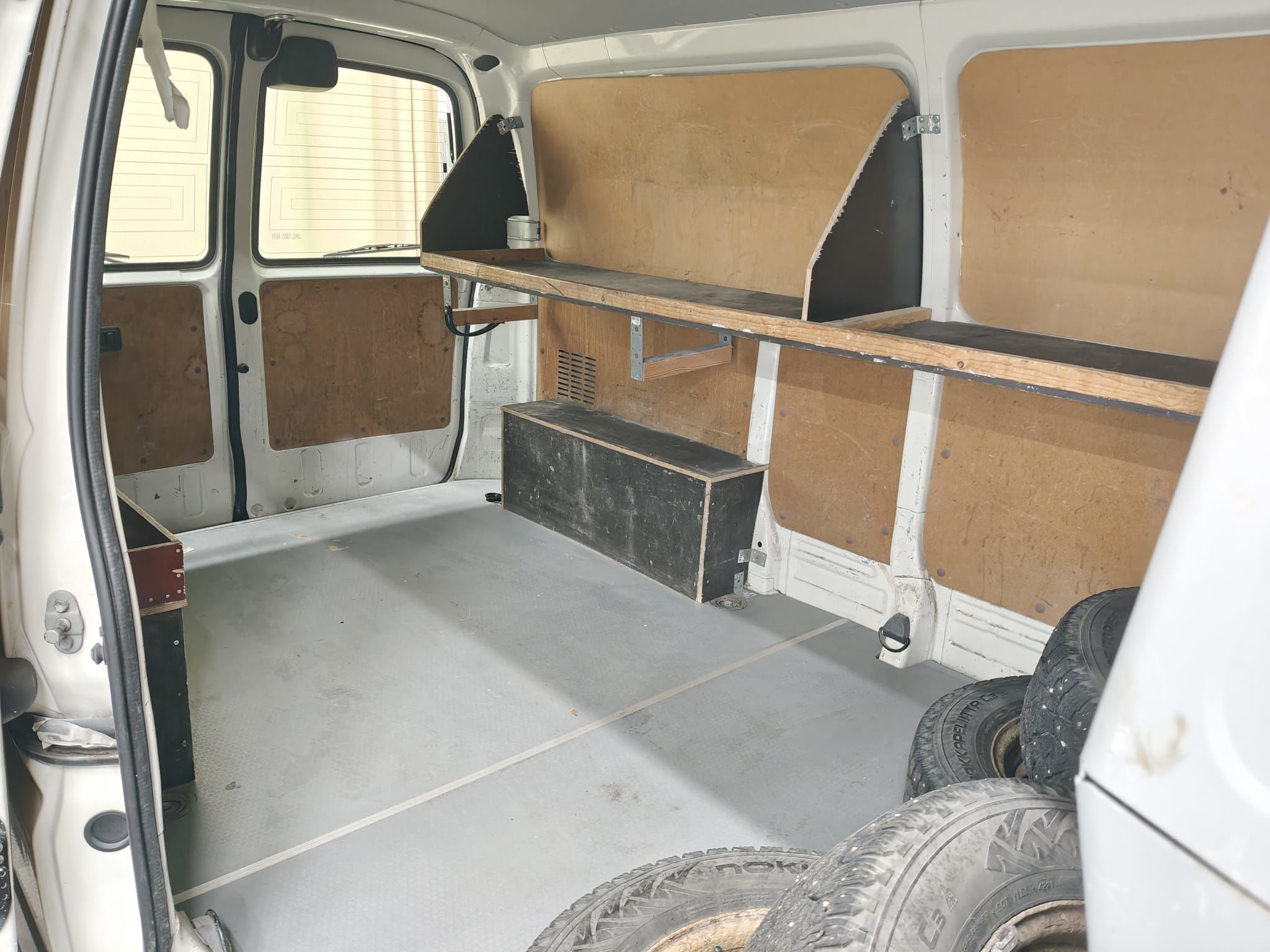 Toyota Hiace 2,5 D-4D 95 5ov pitkä 2008, photo 4/11
